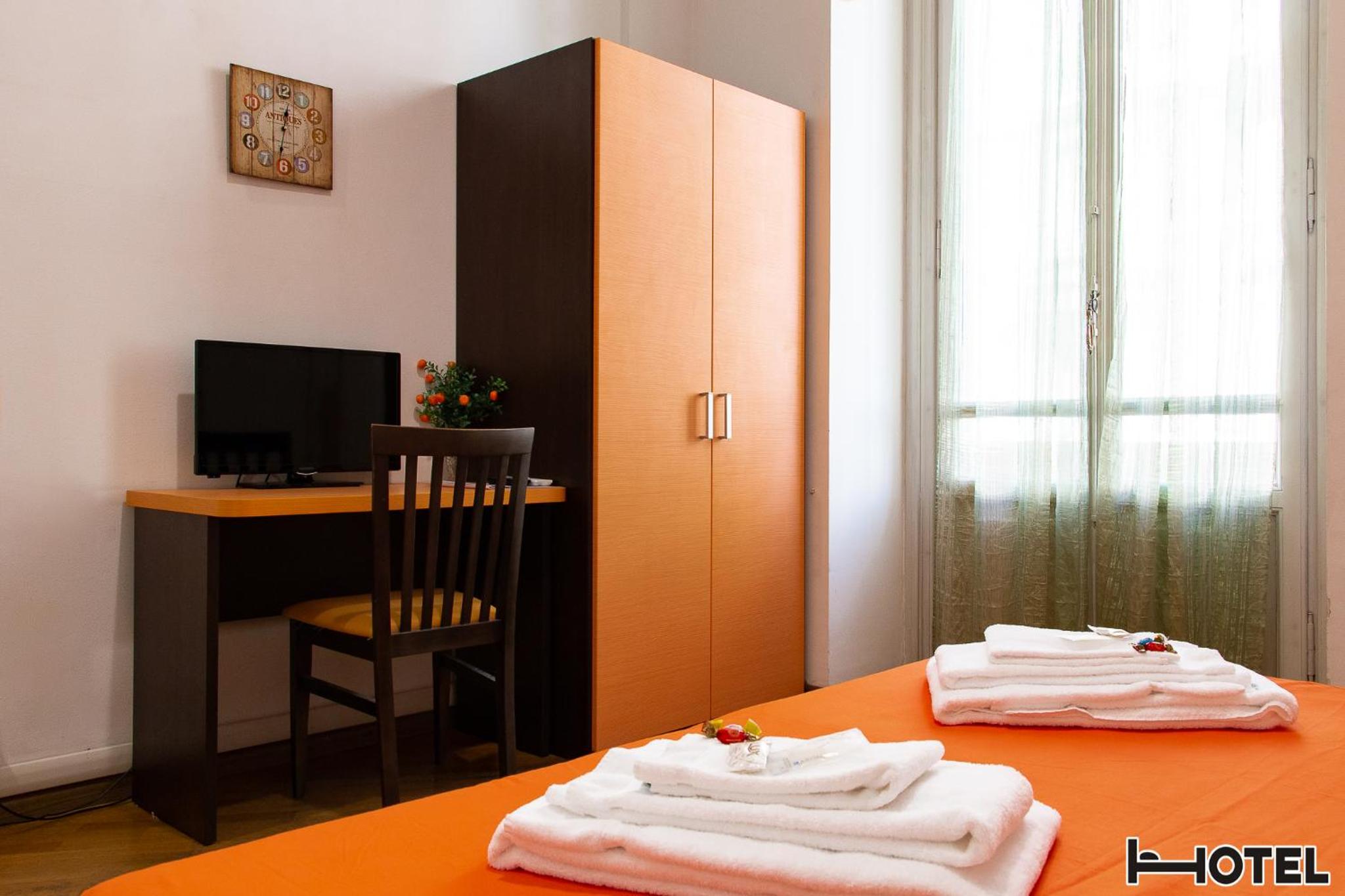 Double or Twin Room - Photo 2