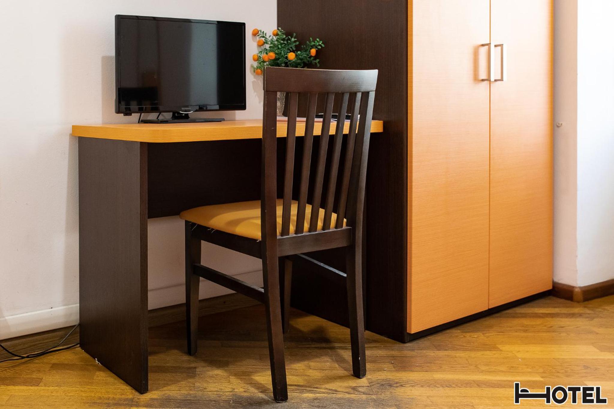Double or Twin Room - Photo 12