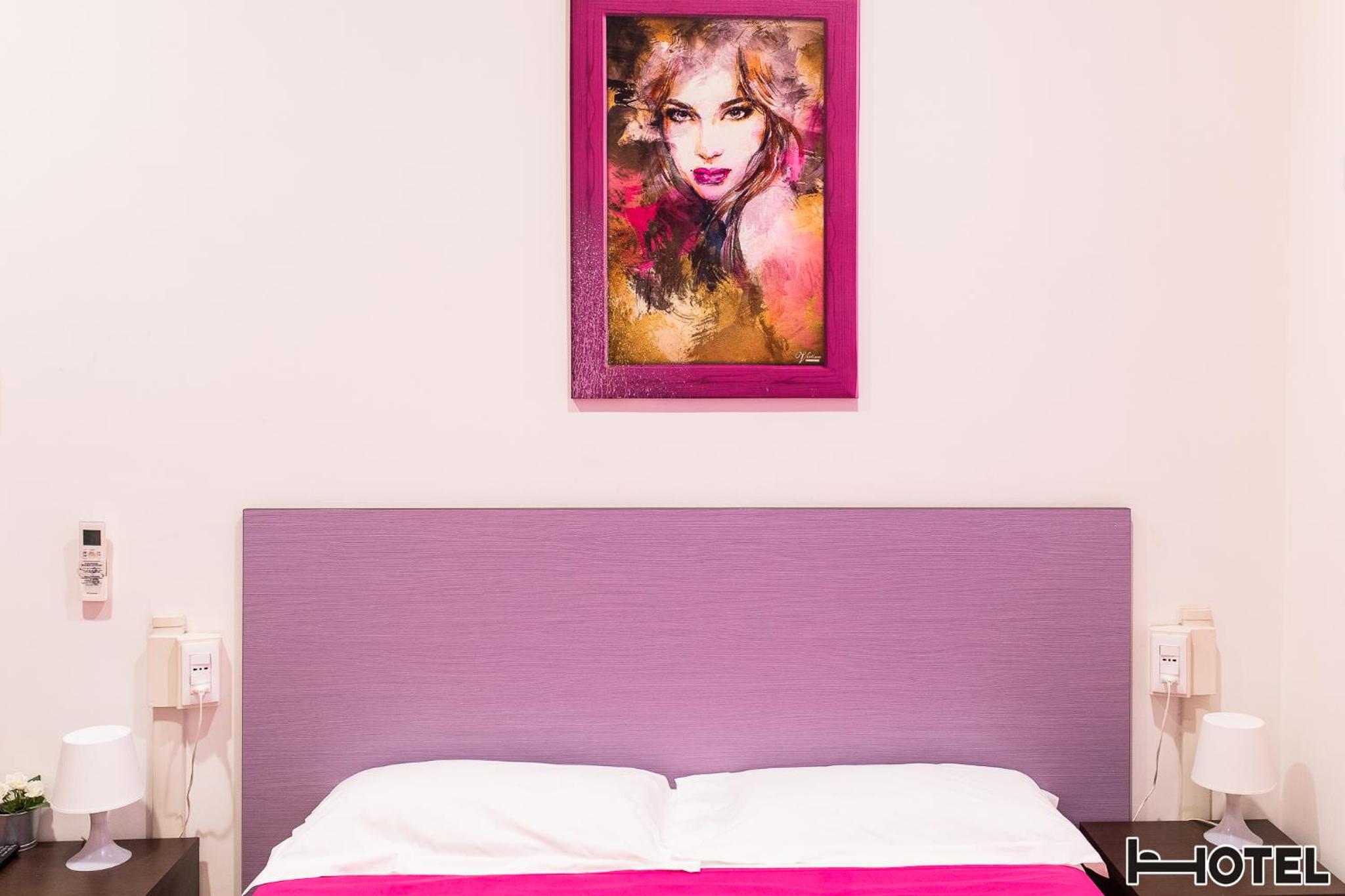 Double or Twin Room - Photo 8