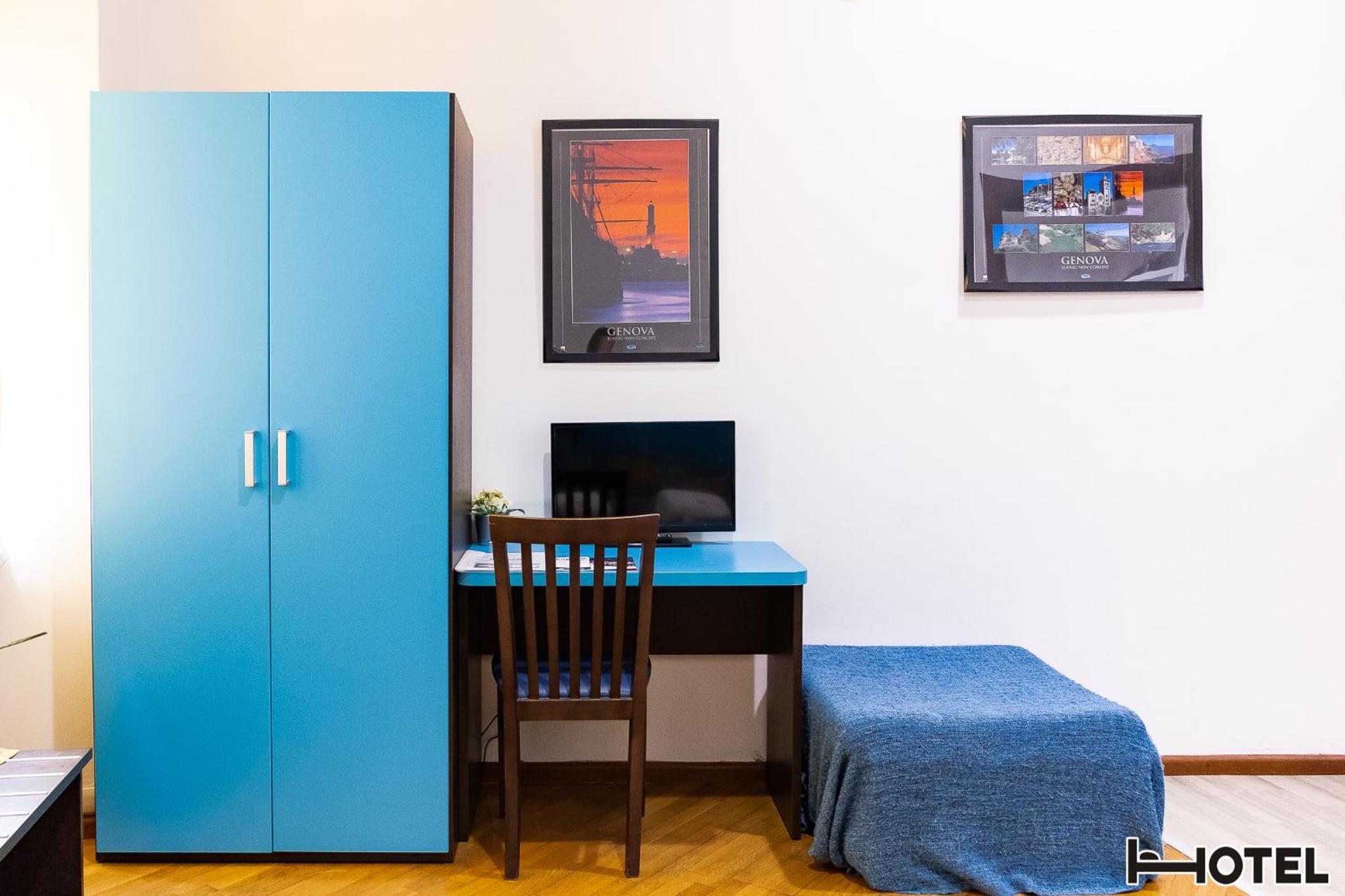 Double or Twin Room - Photo 6
