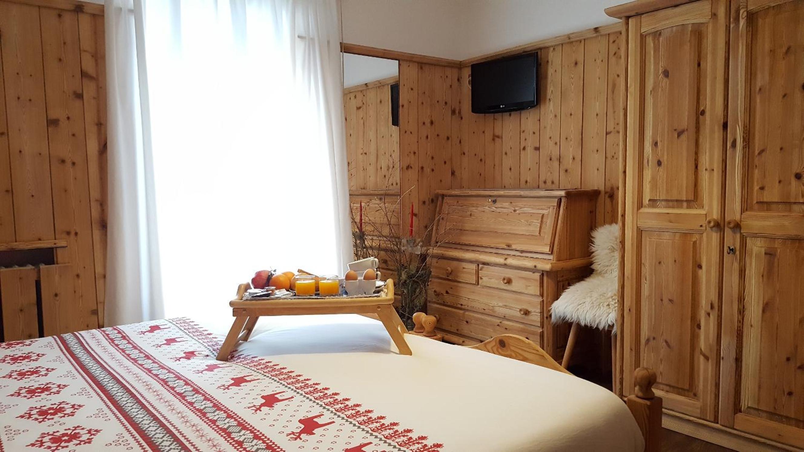 Double or Twin Room - Photo 5