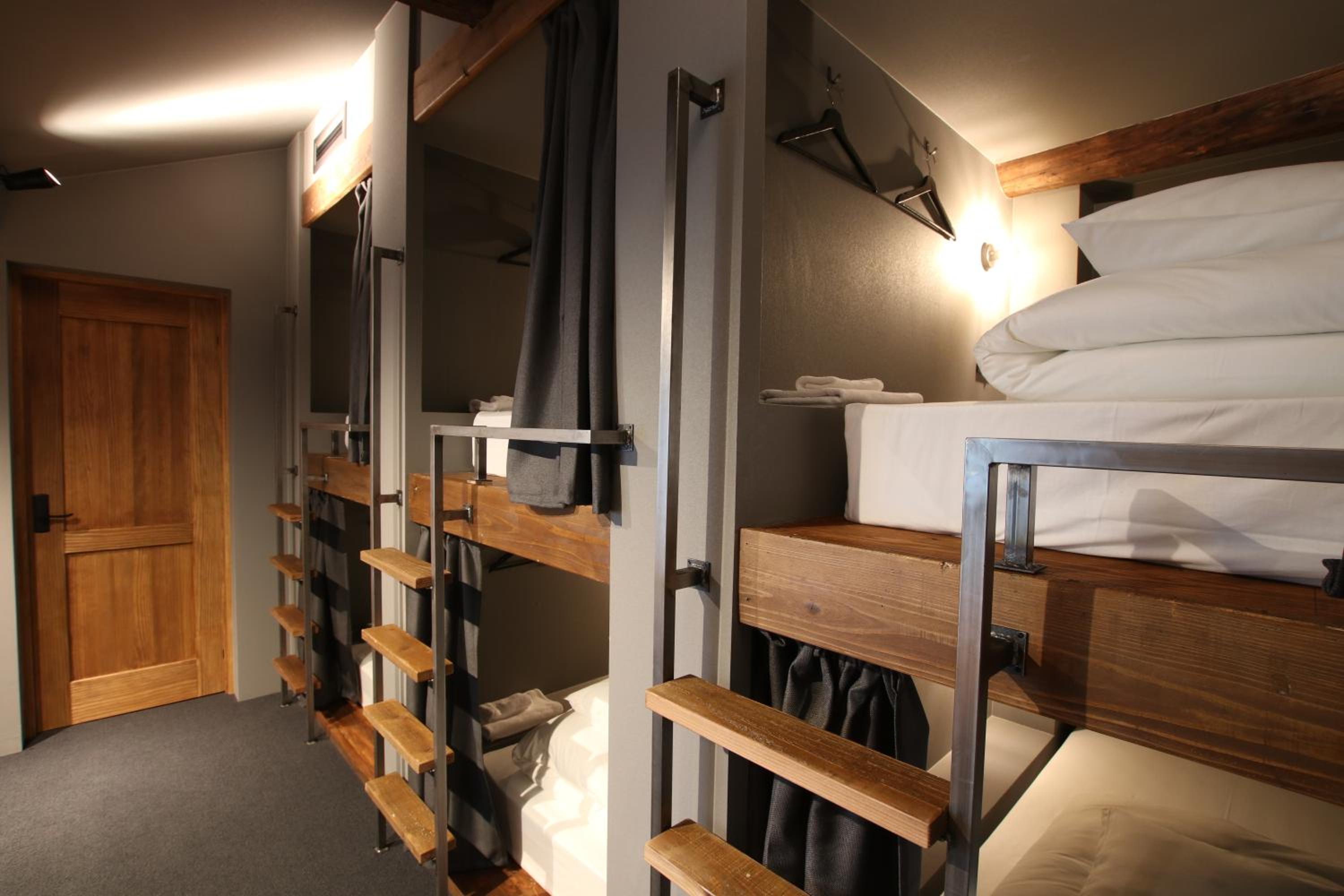 Single Bed in Mixed Dormitory Room