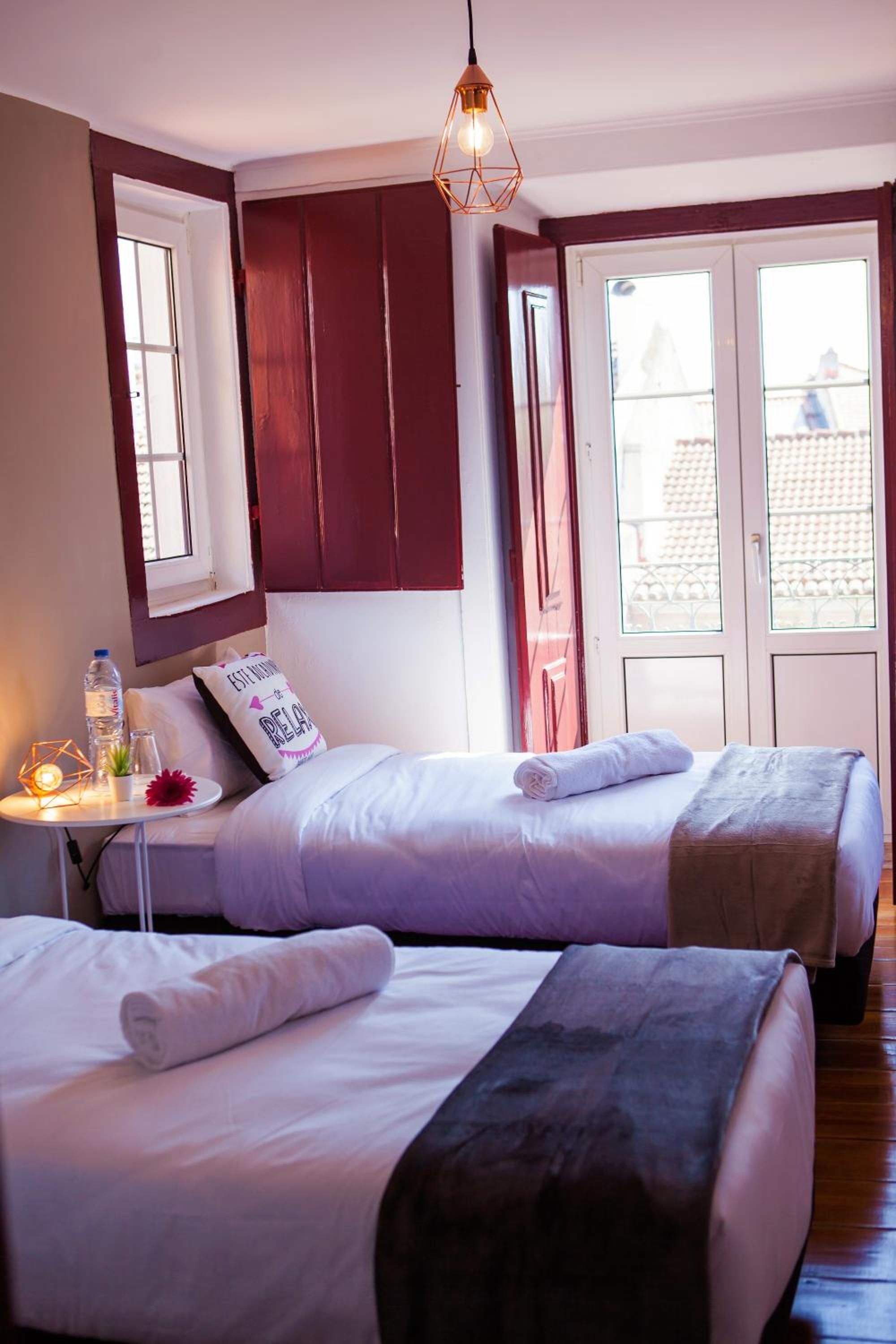 Double Room with Balcony and Shared Bathroom photo 3