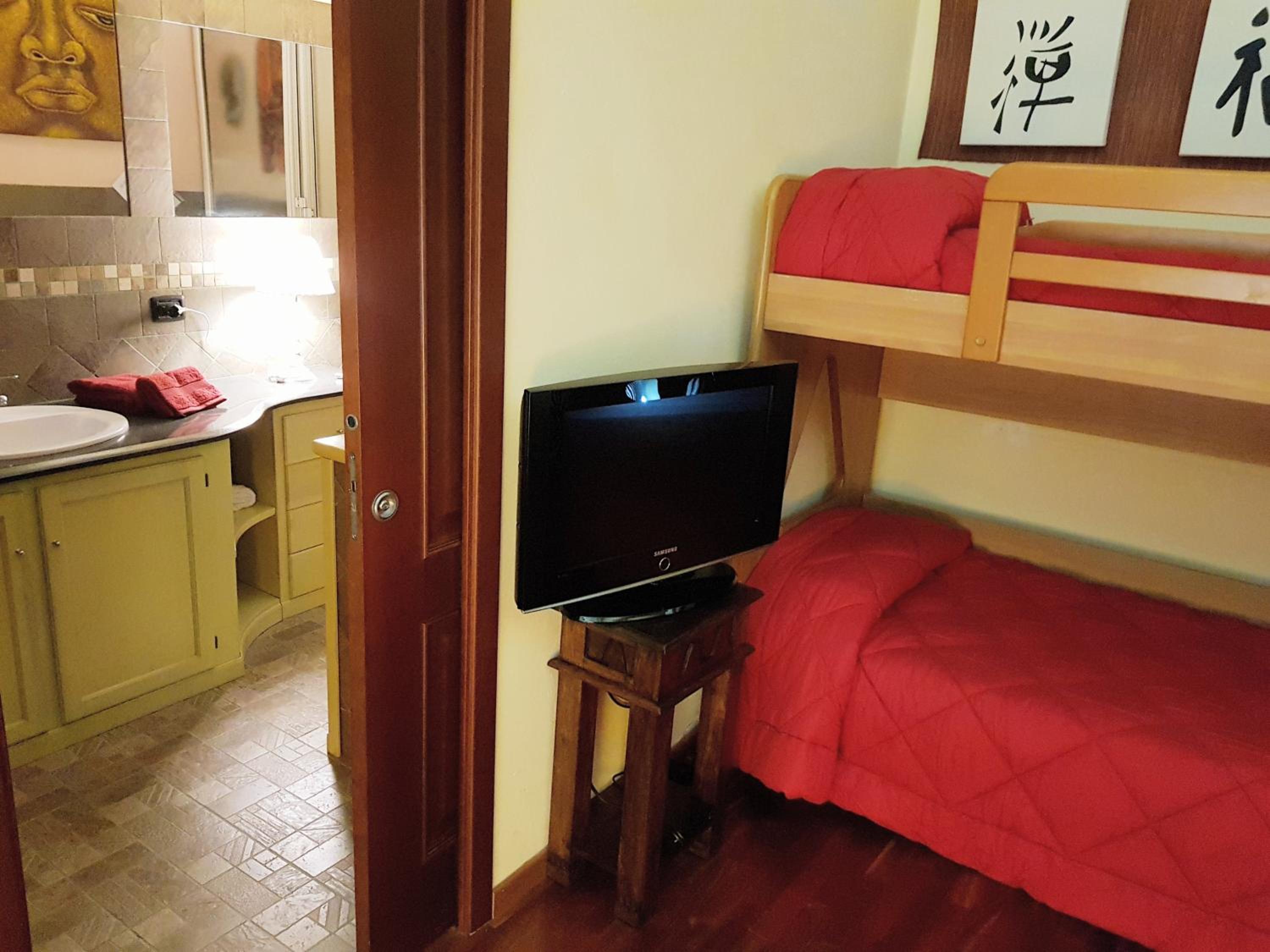 Superior Quadruple Room photo 3