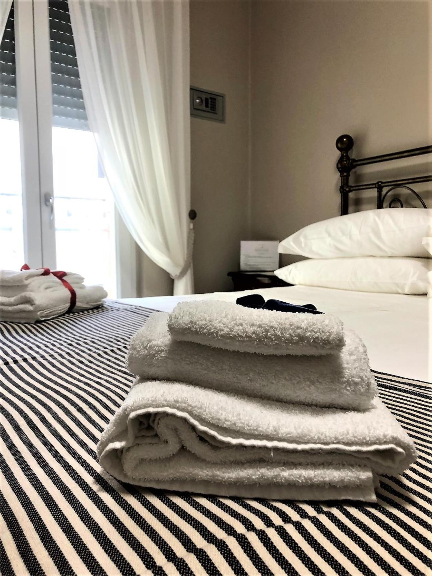 Double Room with Private Bathroom photo 3