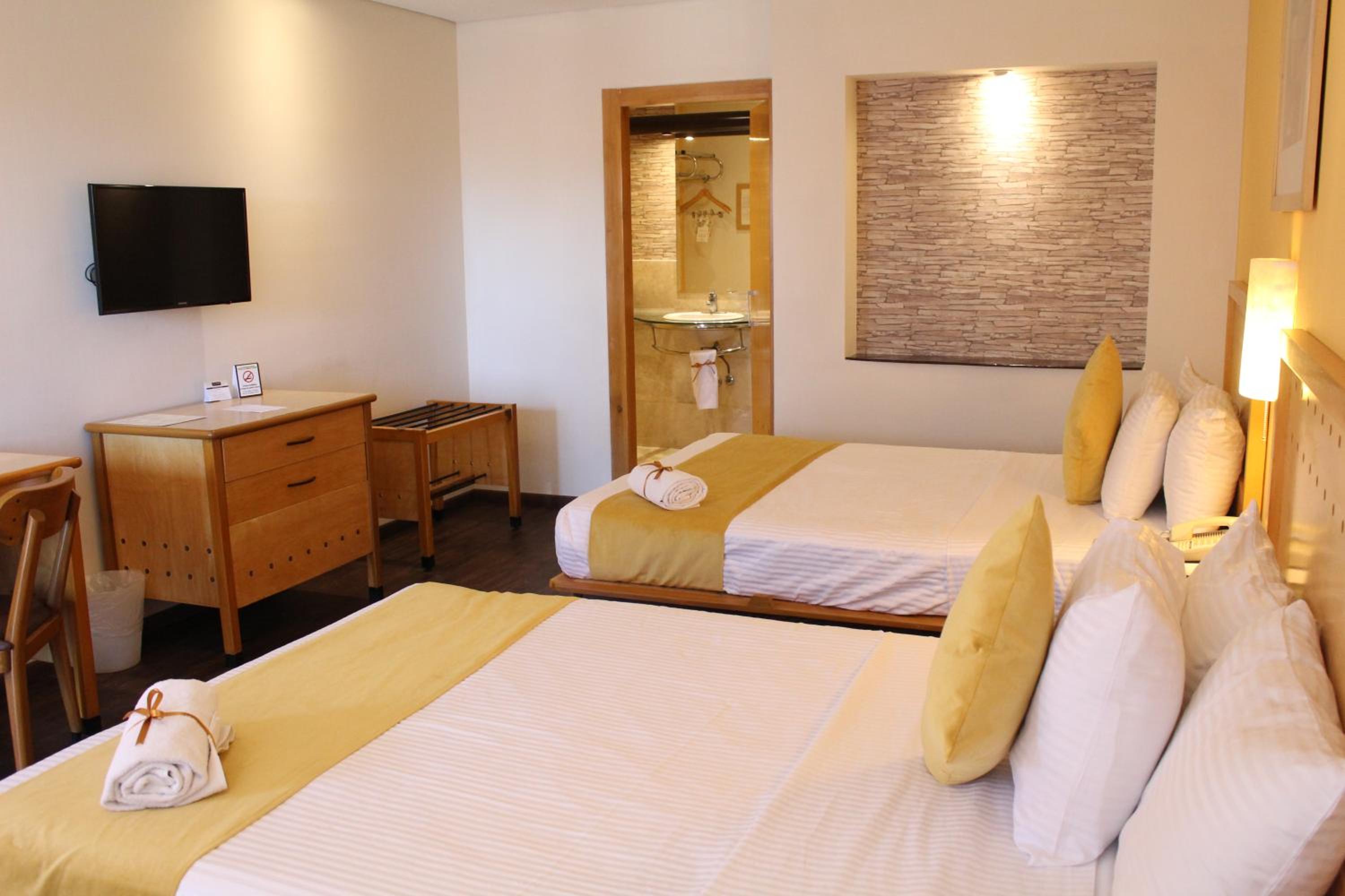 Standard Double or Twin Room - Photo 5