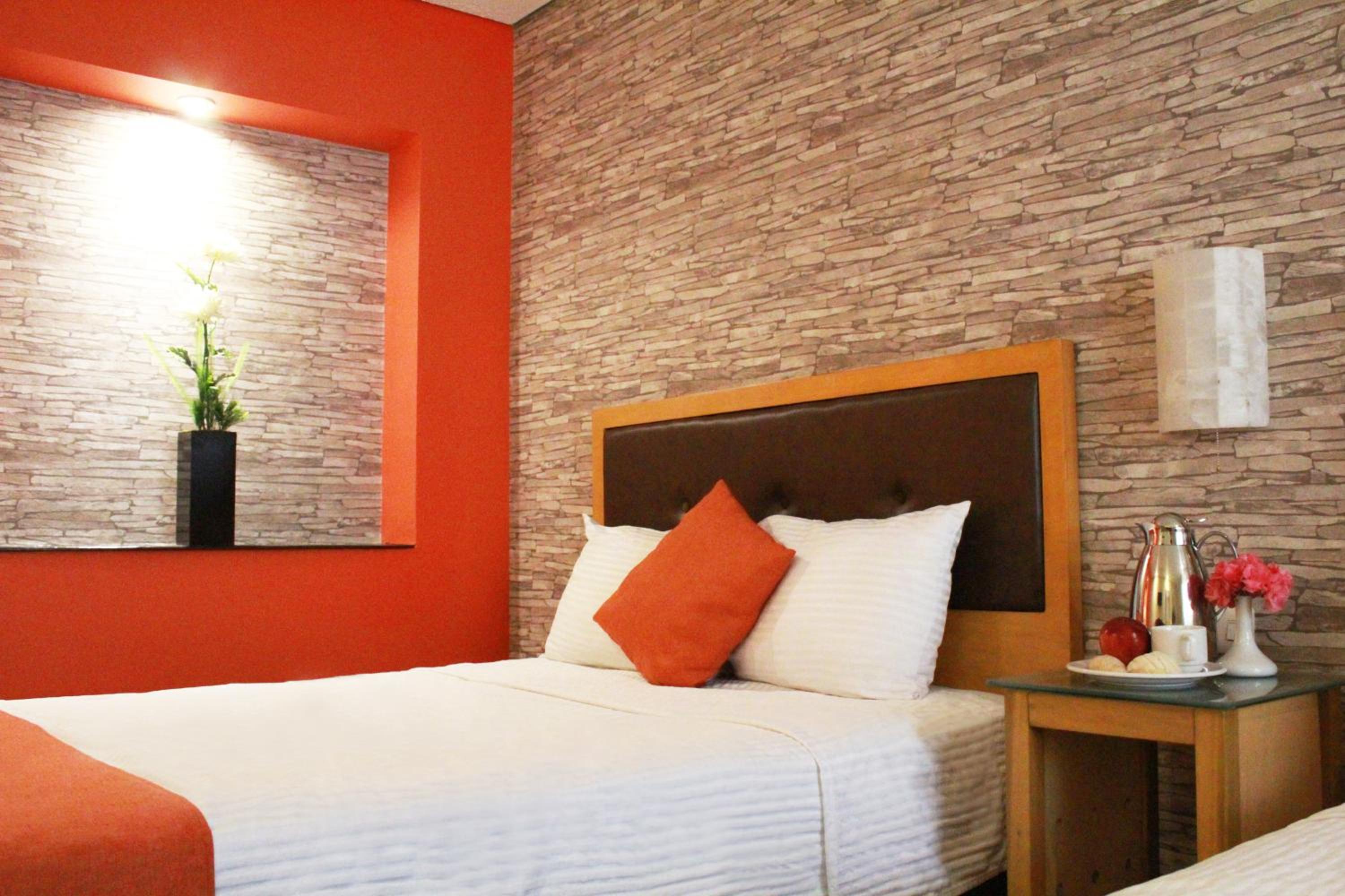 King Room with Pool View - Photo 4