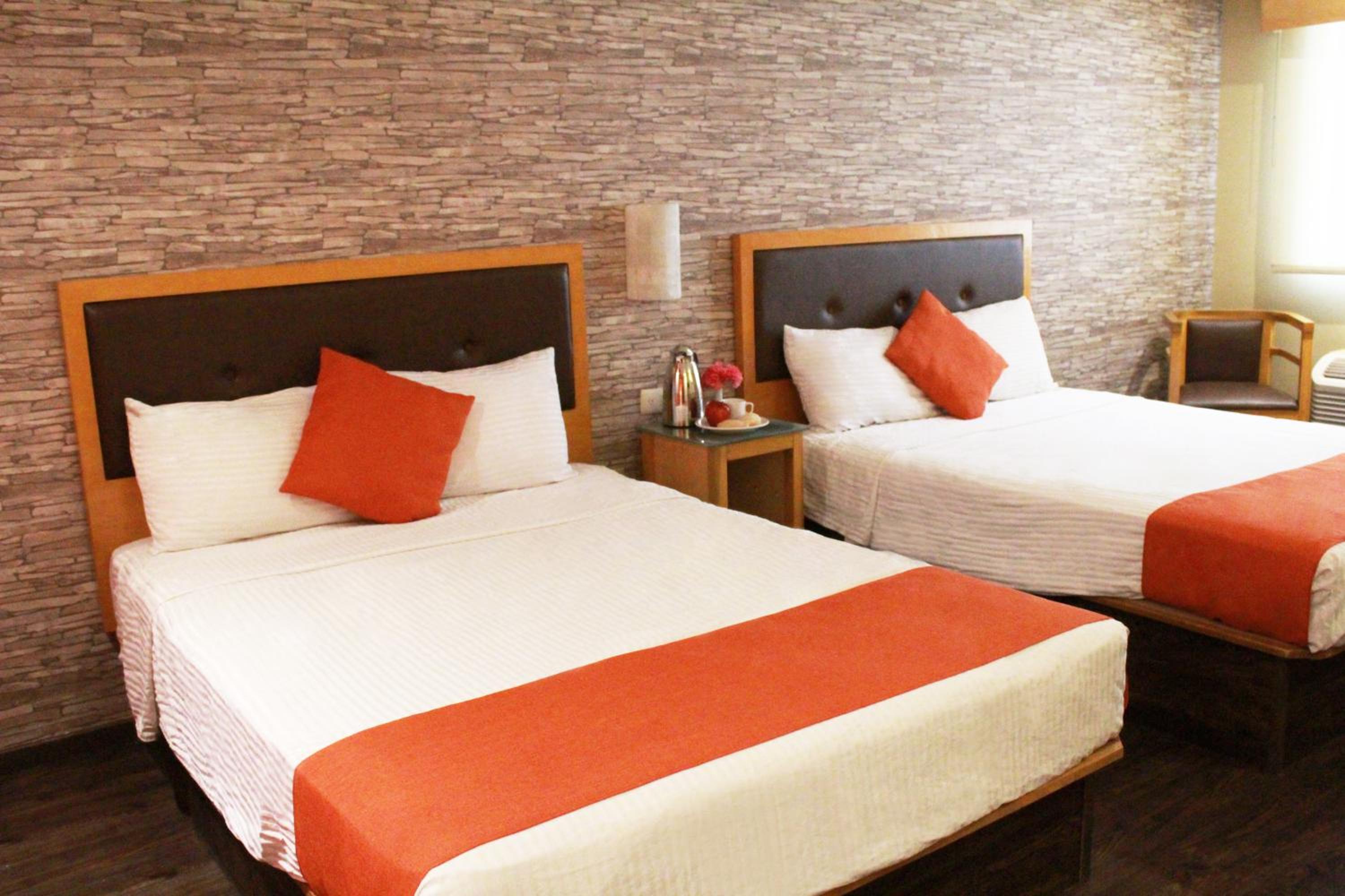Standard Double or Twin Room - Photo 6