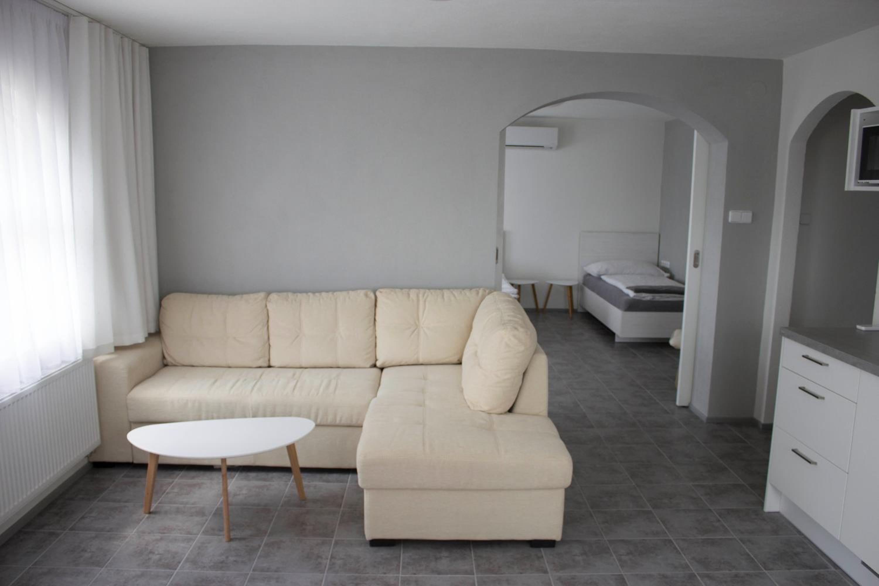 Deluxe Apartment photo 3