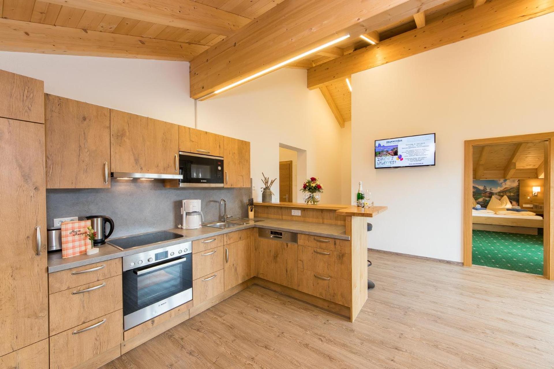 Apartment with Balcony - Photo 17