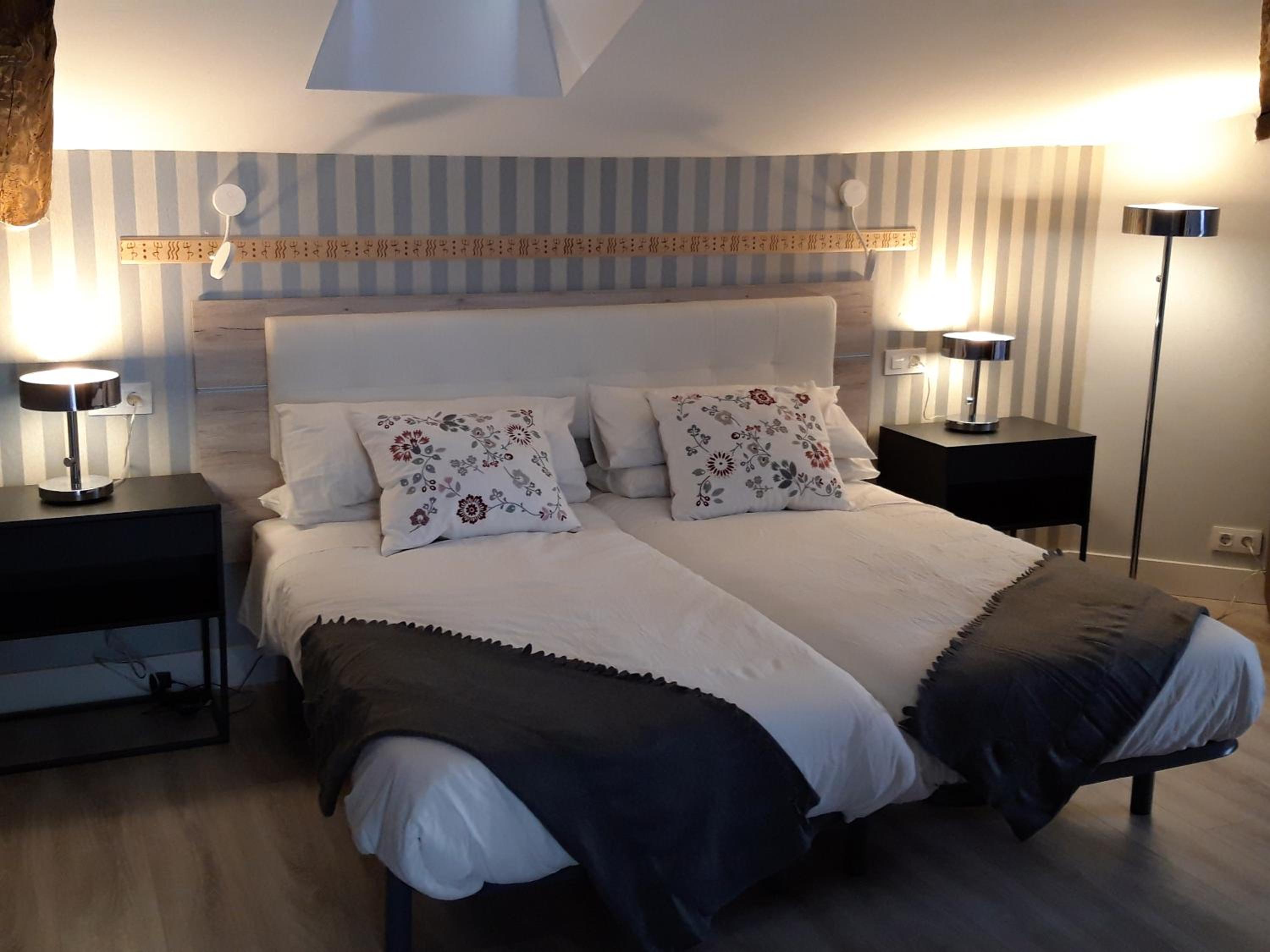 Deluxe Double or Twin Room - Photo 1