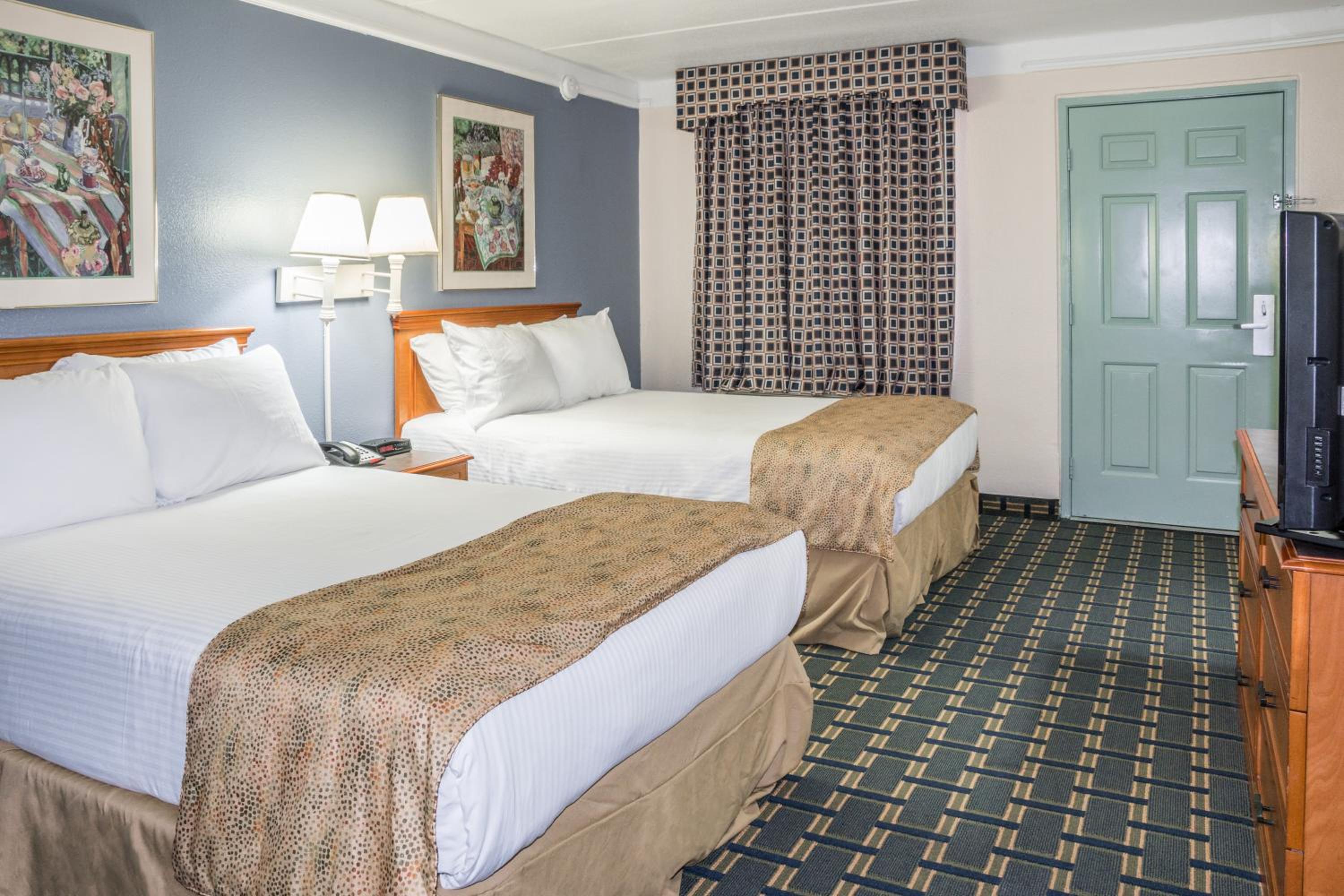 Double Room with Two Double Beds - Smoking