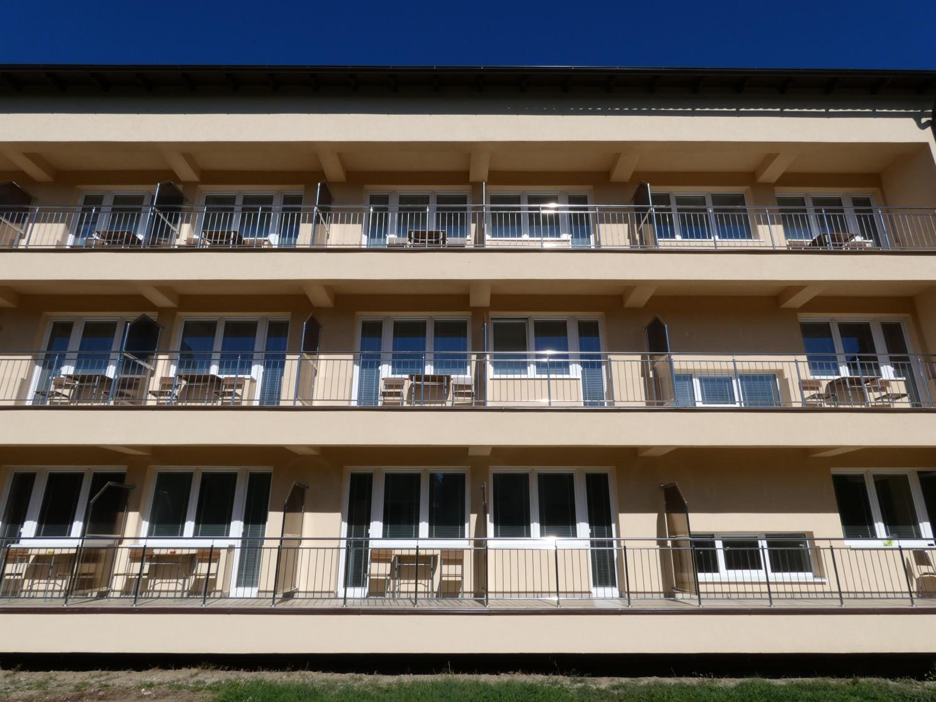 Double Room with Balcony - Photo 4