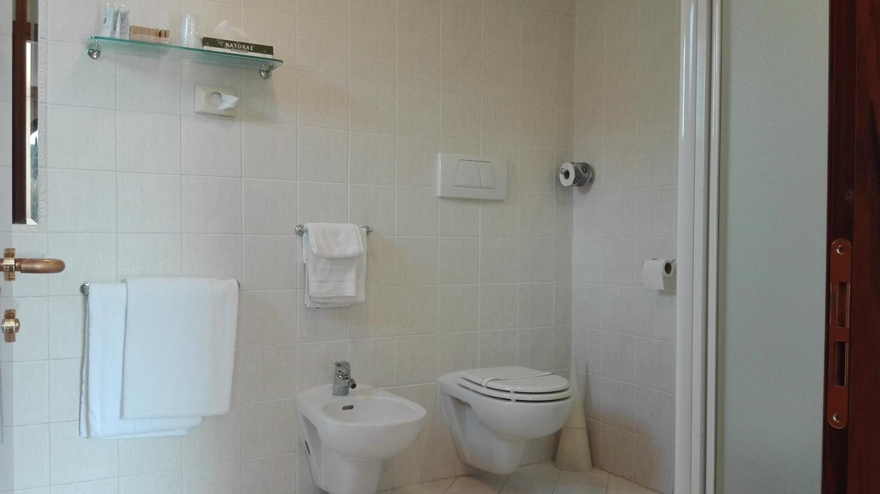 Triple Room with Patio - Photo 3