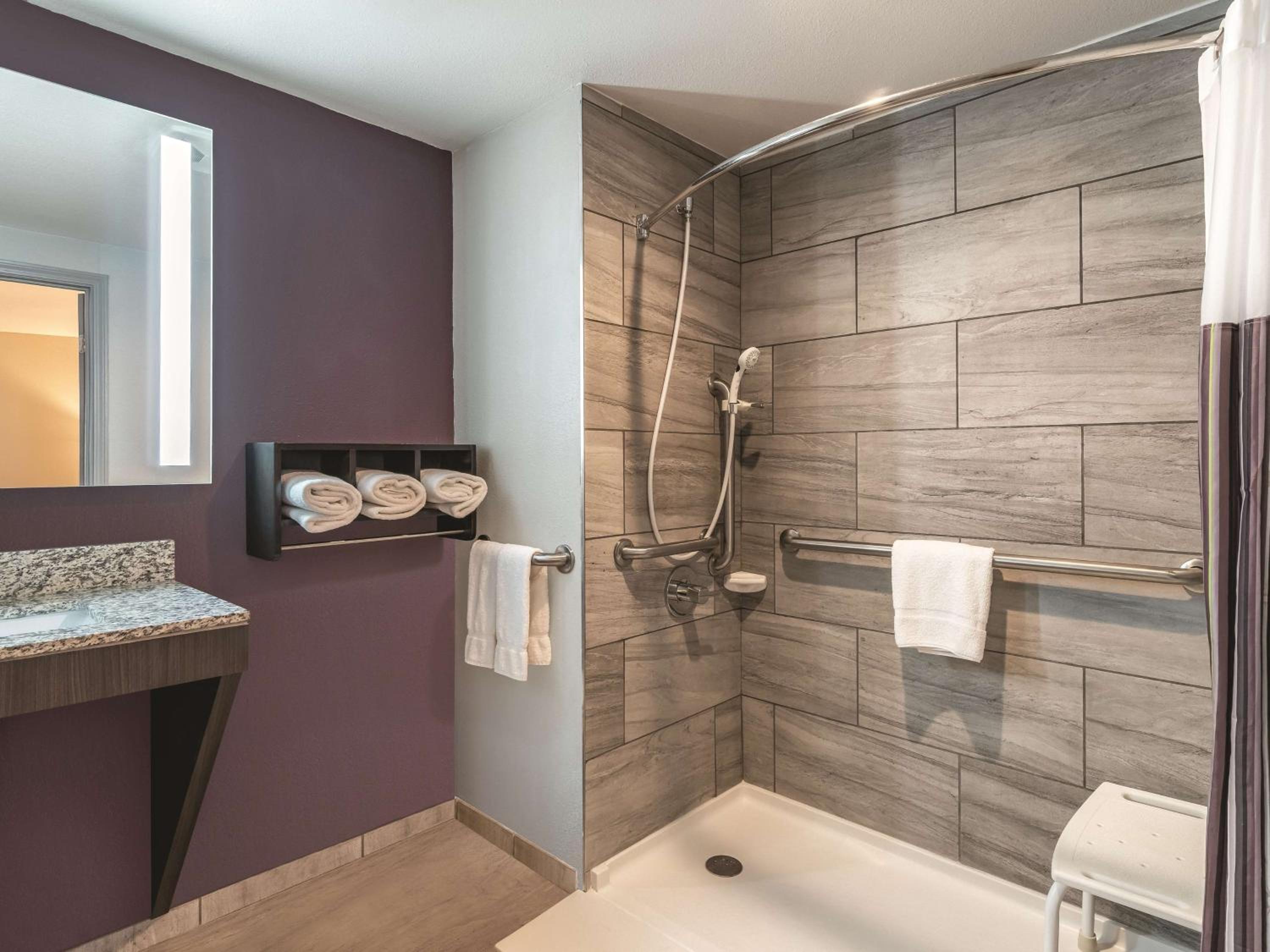 King Room - Disability Access - Photo 3
