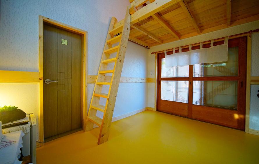 Korean-Style Duplex Room - Photo 3