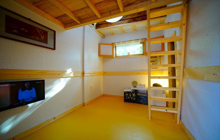 Korean-Style Duplex Room - Photo 4