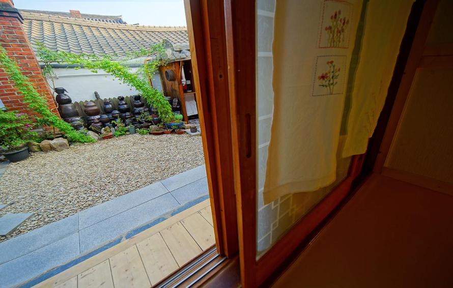 Korean-Style Superior Room - Photo 6