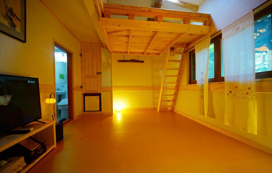 Korean-Style Duplex Superior Room - Photo 1