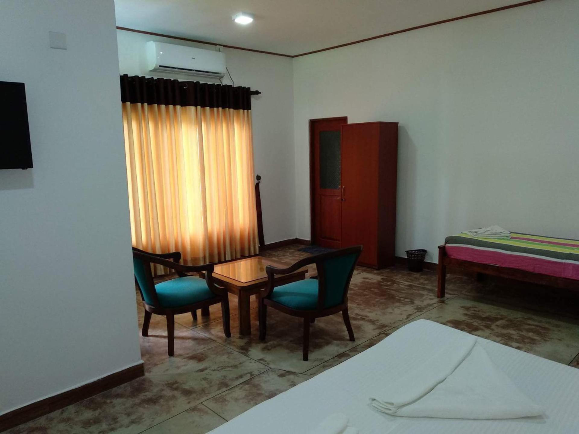 Triple Room with Pool View photo 2