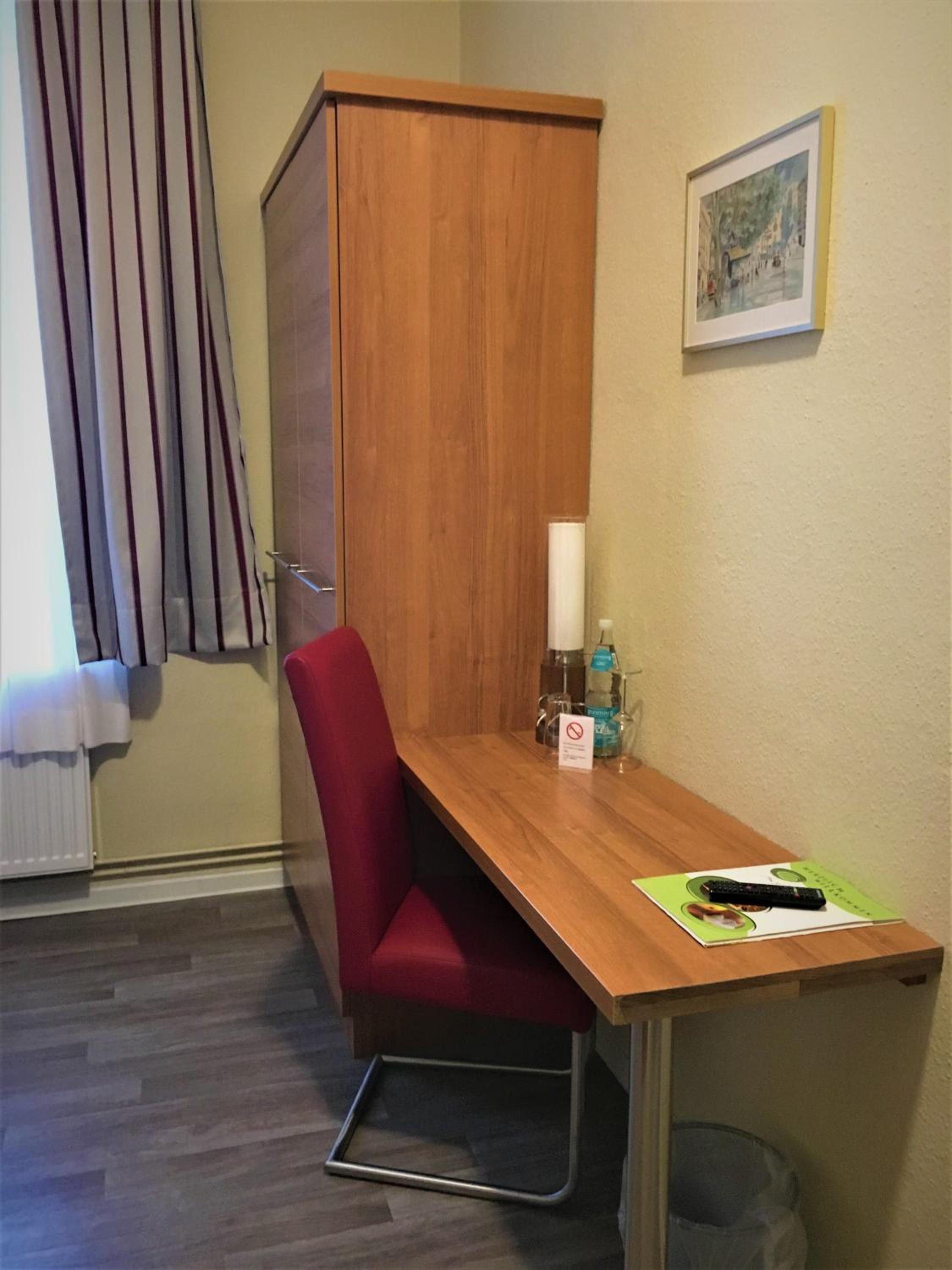 Single Room photo 3