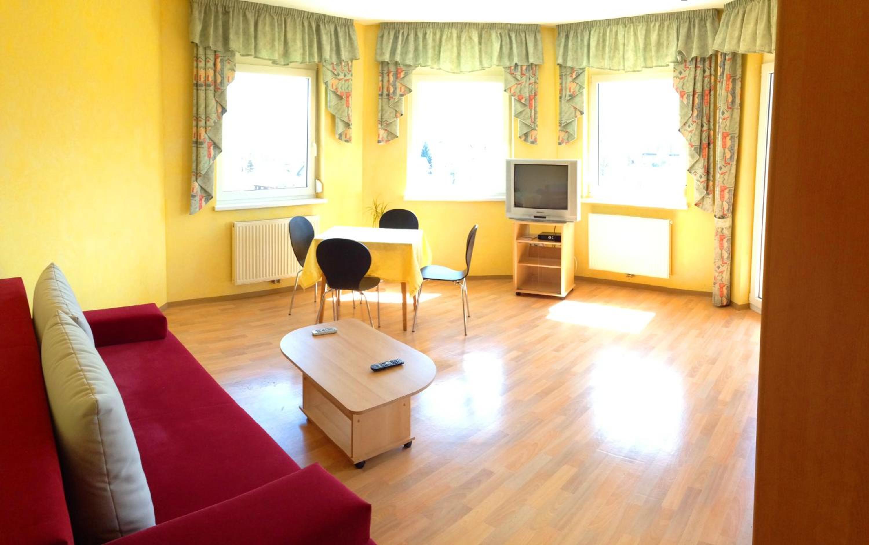 Large Suite with Balcony photo 3