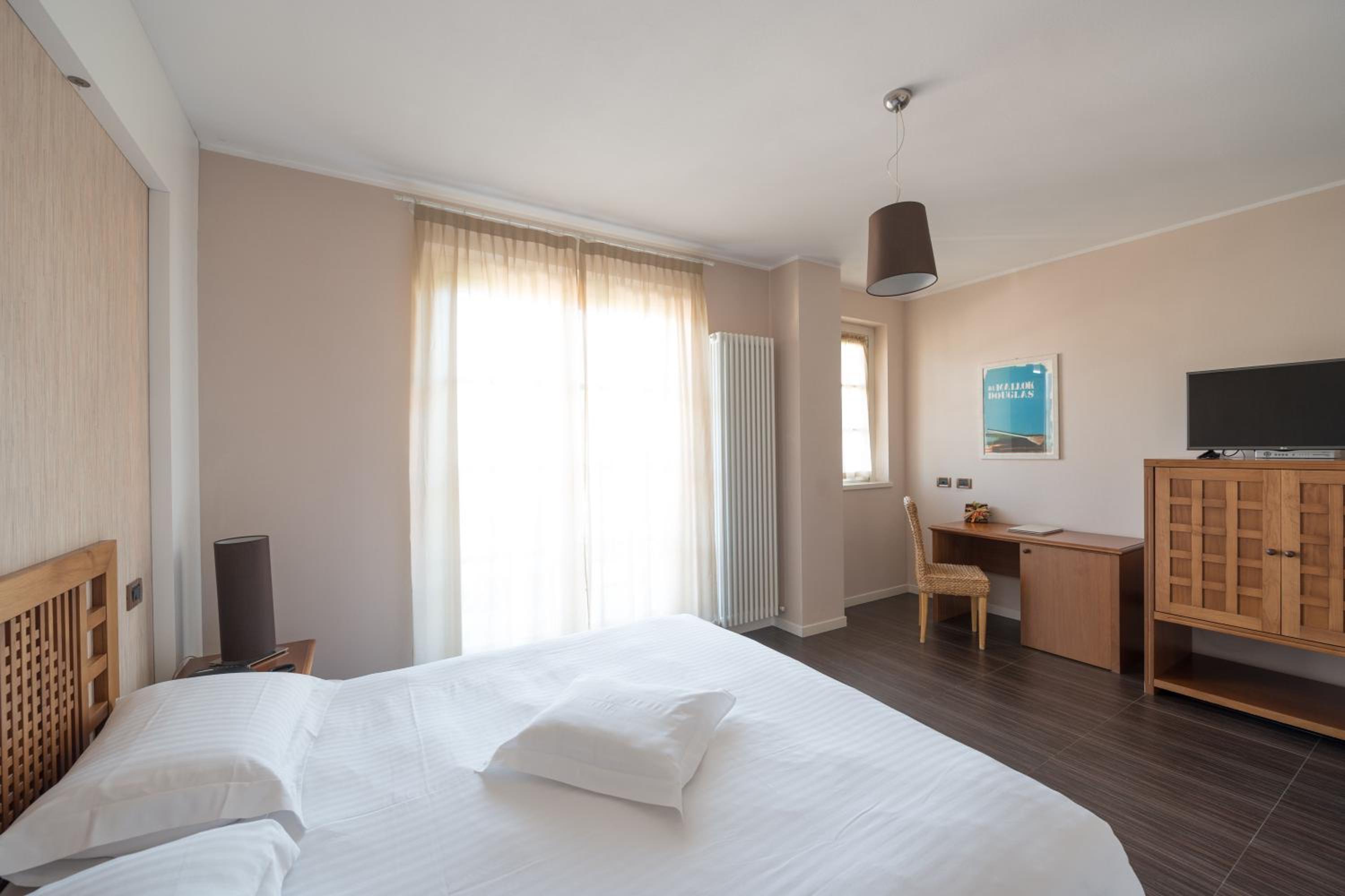 Superior Double or Twin Room with Mountain View photo 2