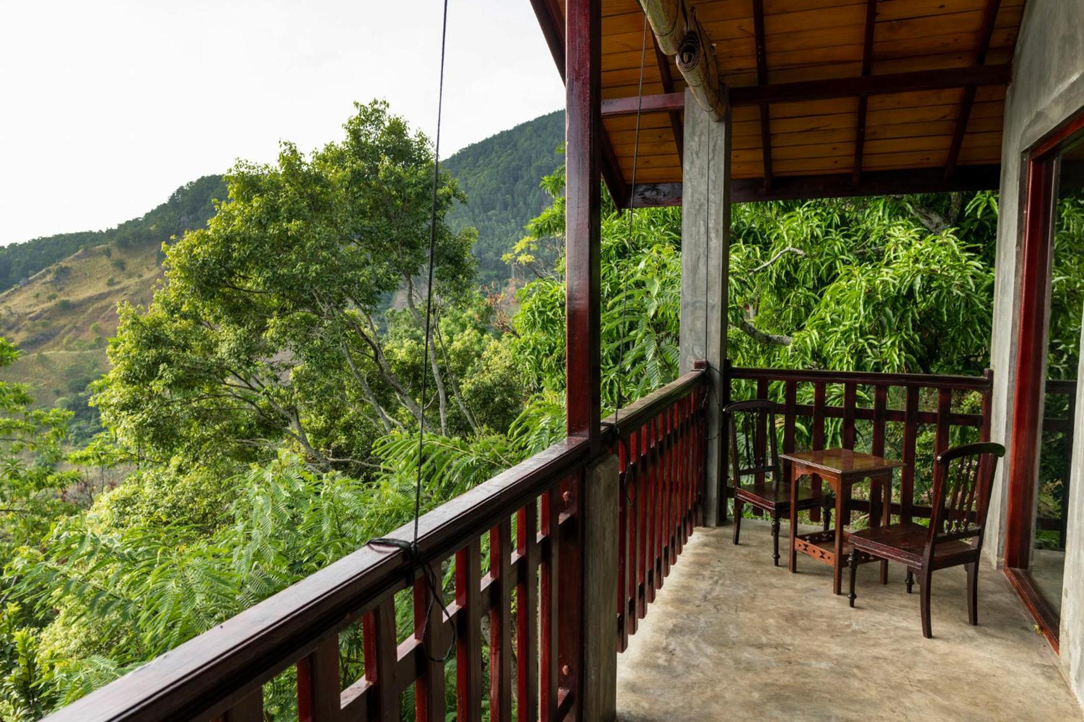 Deluxe Double Room with Balcony photo 3