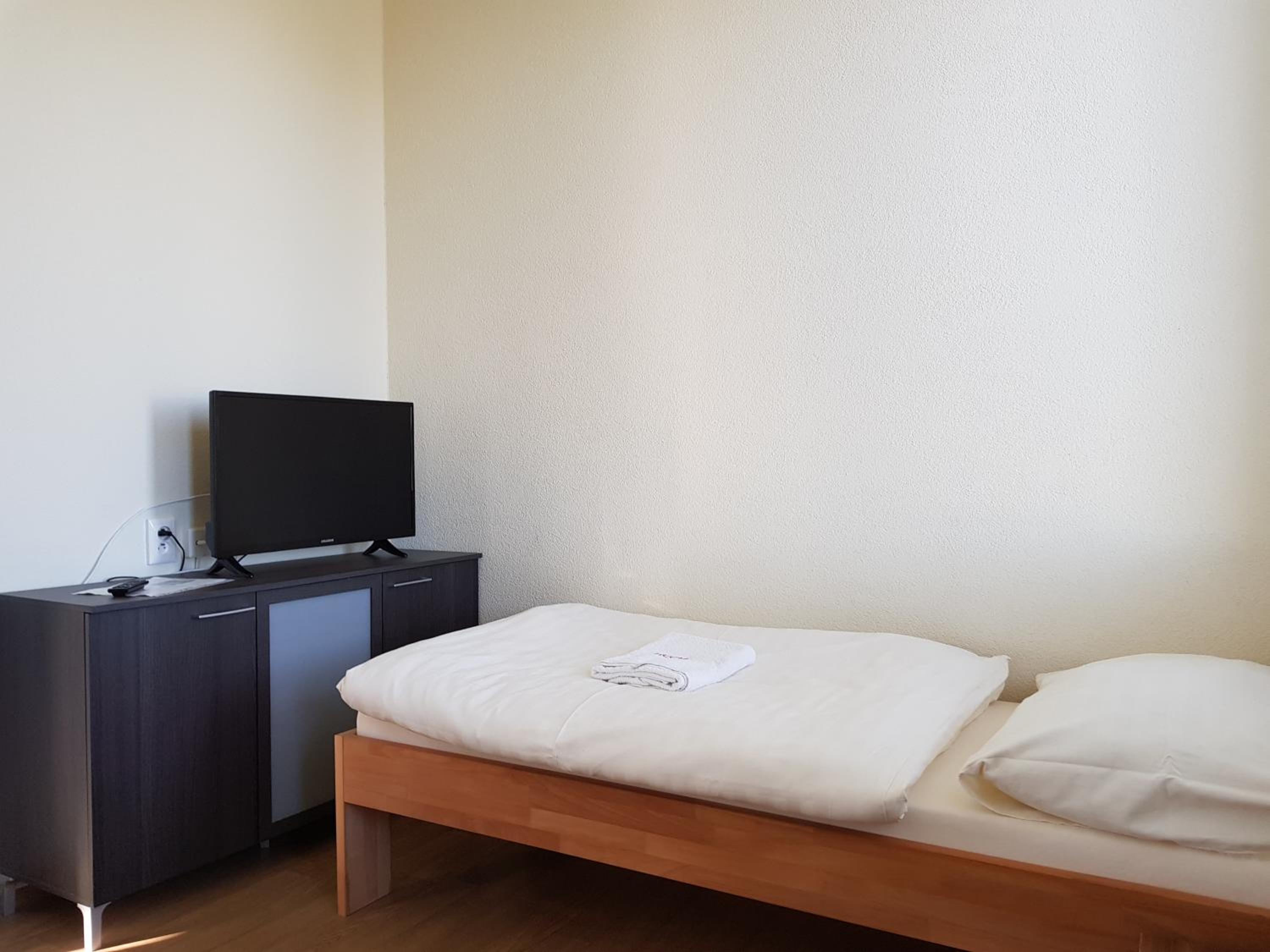 Room 1 : Standard Twin Room
