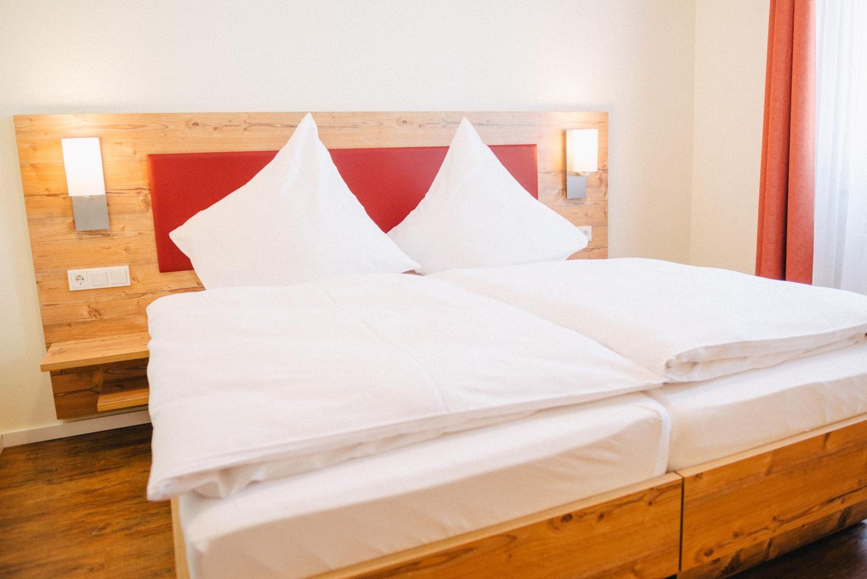Double Room with Private Bathroom - Photo 6
