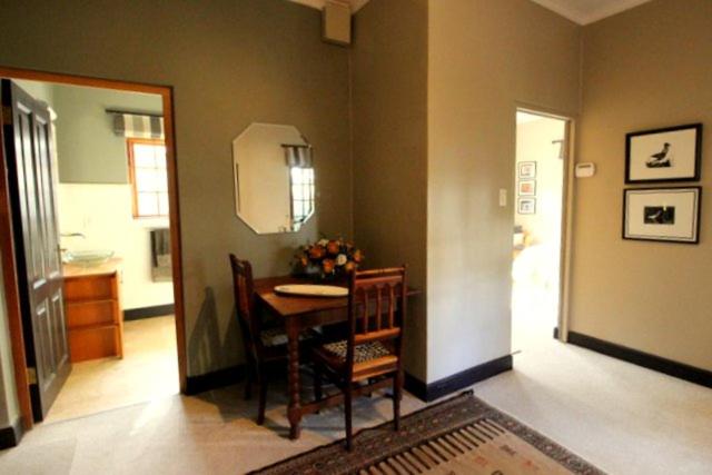 One-Bedroom Suite - Photo 8