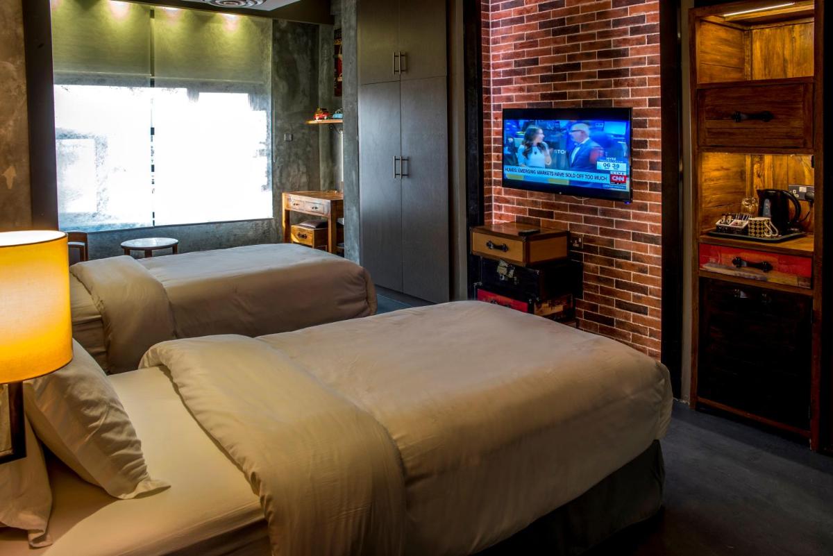 Twin Room with Private Bathroom photo 1
