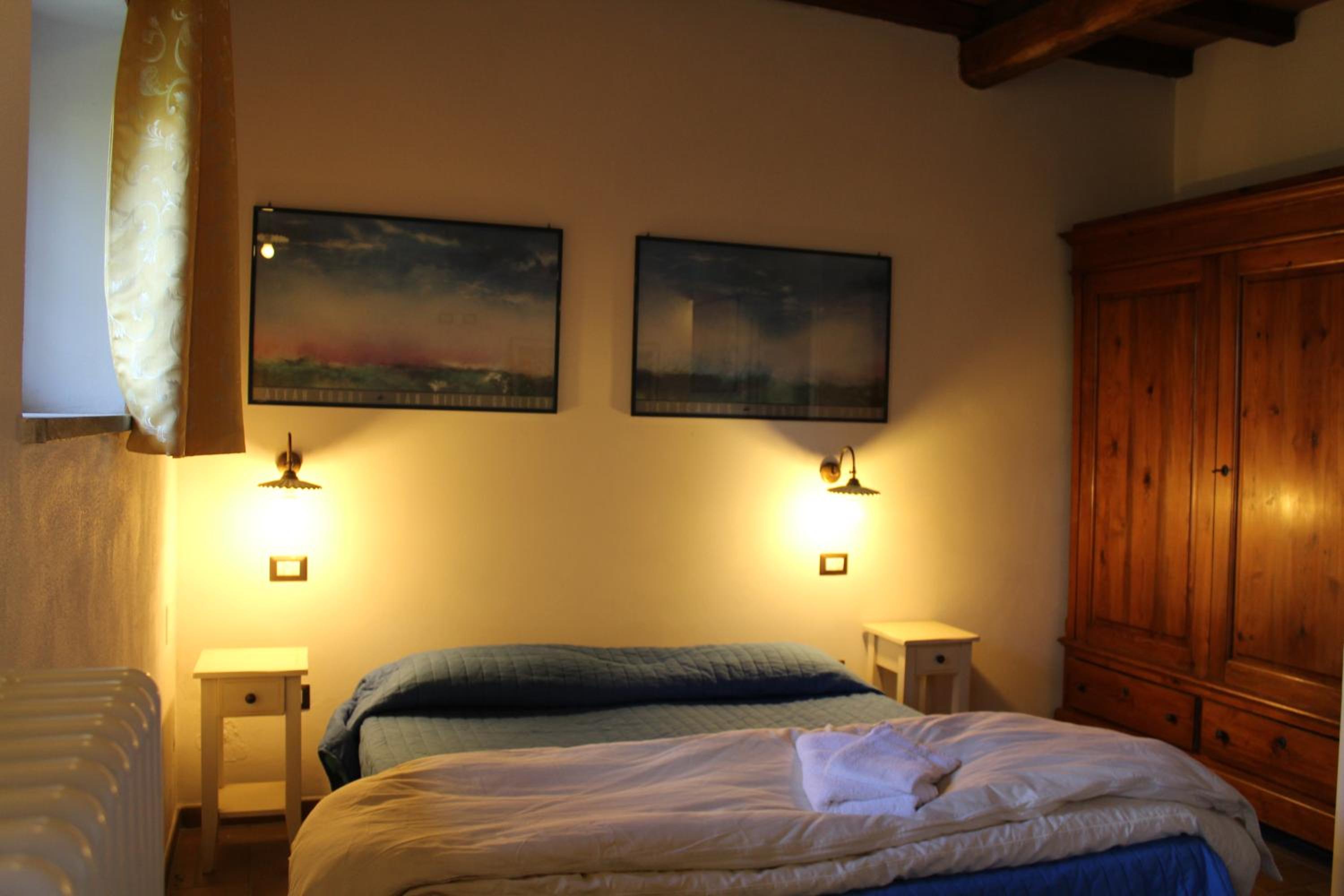 Queen Room - Disability Access - Photo 1