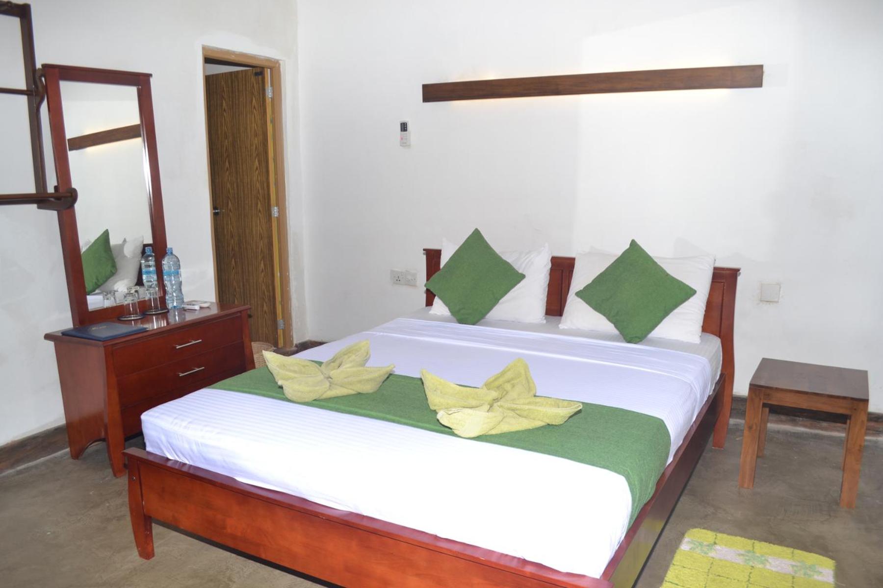 Single Room with Airport Pickup / Drop photo 2