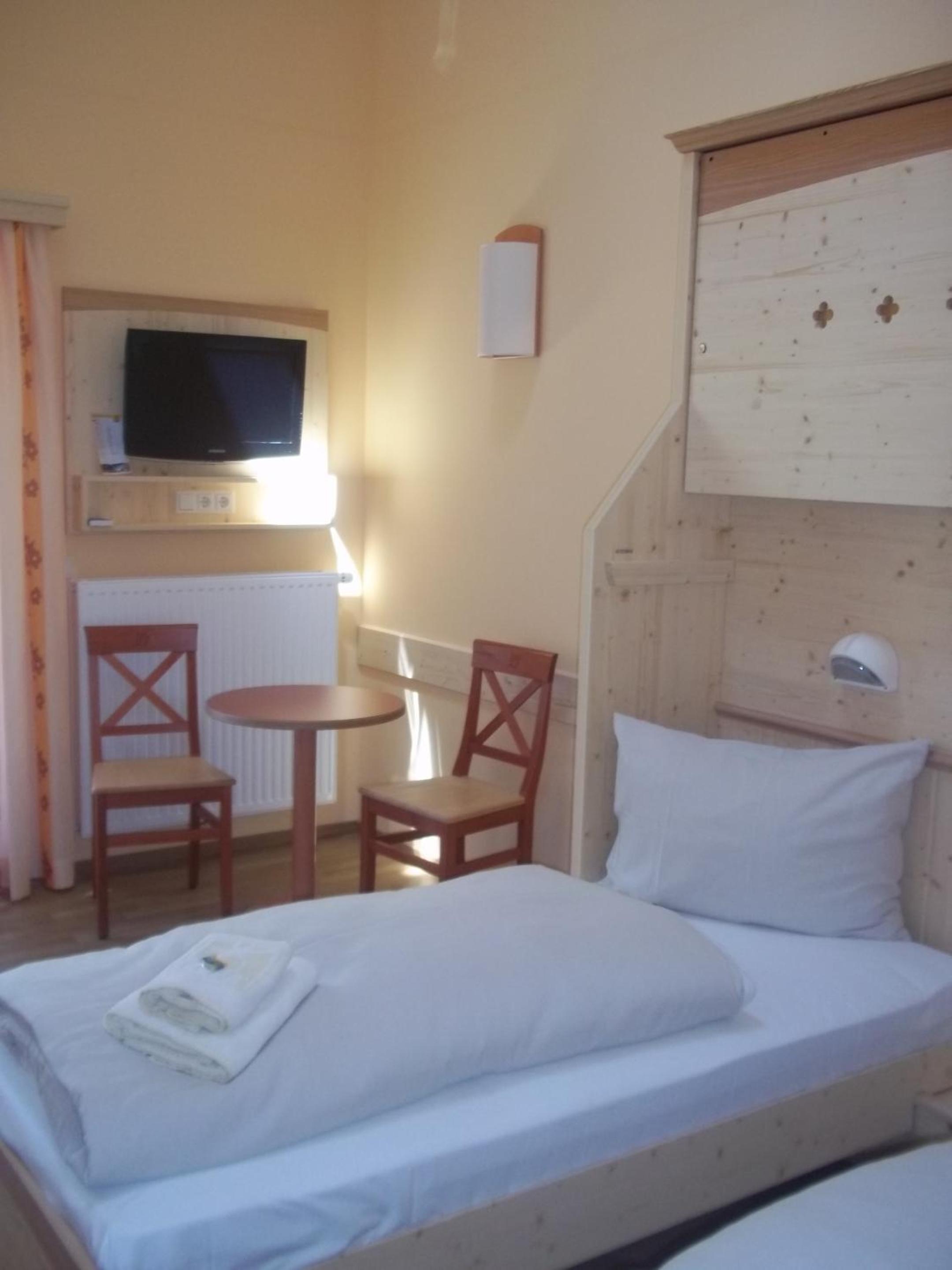Single Room photo 2