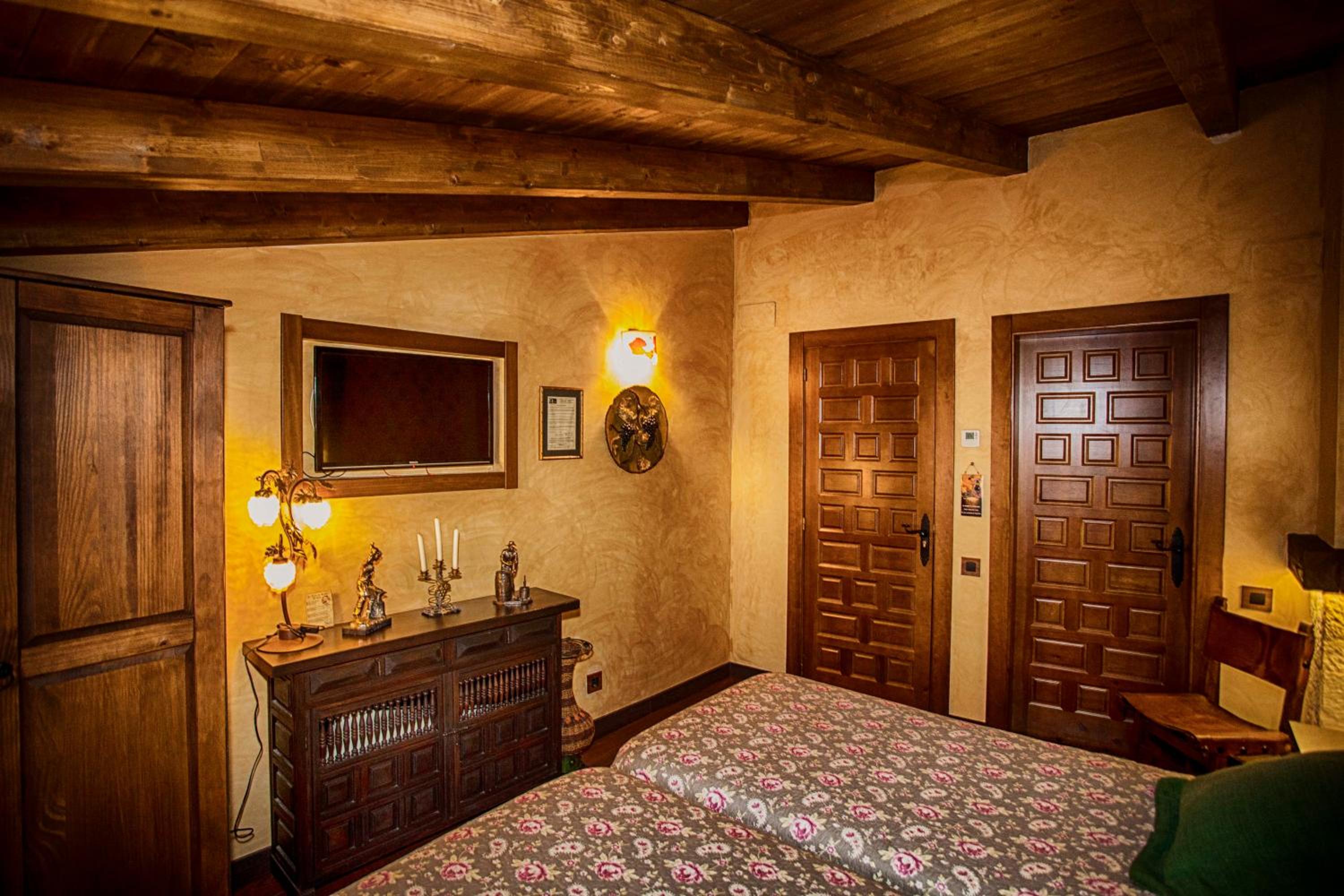 Twin Room With Private Bathroom photo 2