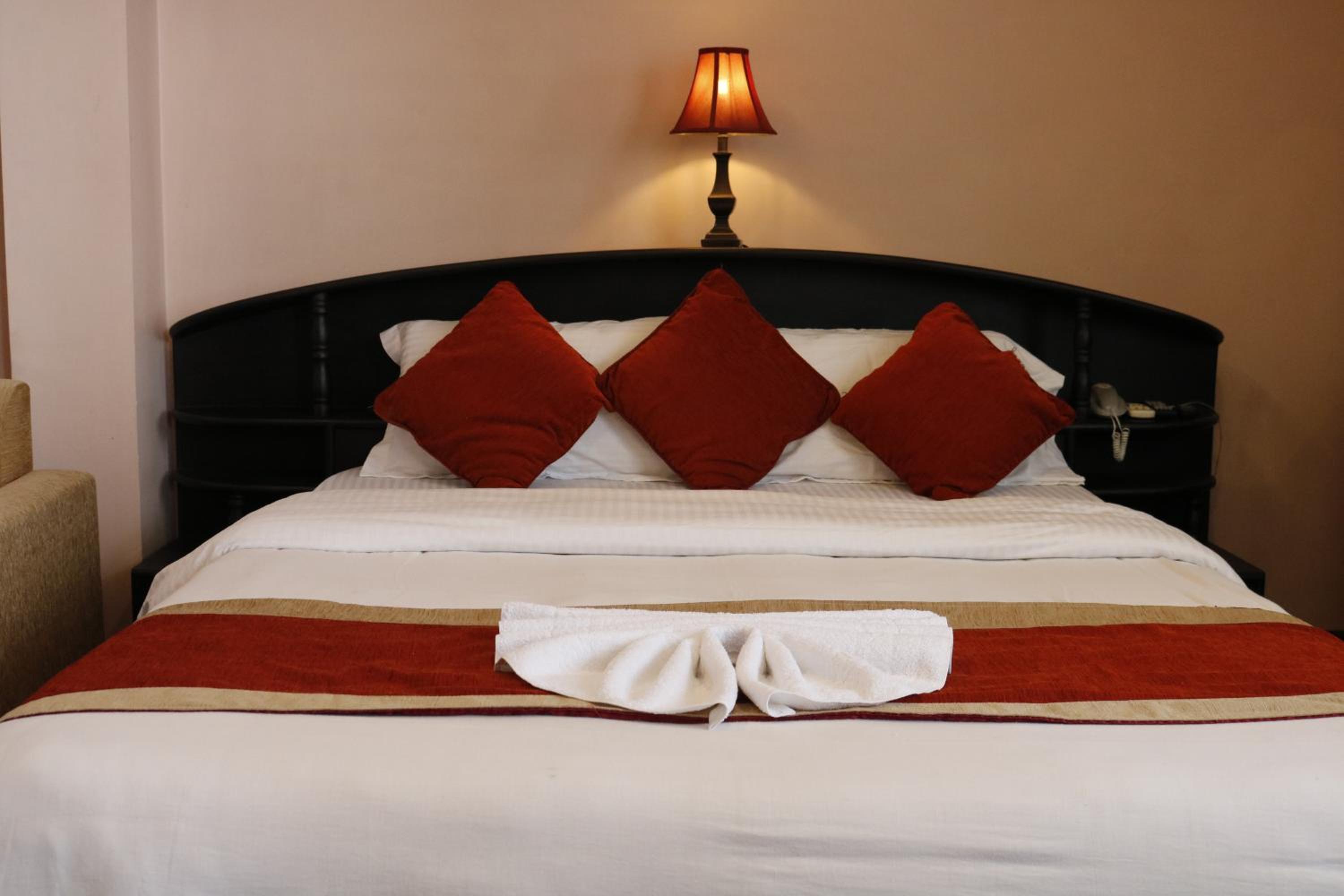 Deluxe Double Room with 24-hour Check-in photo 2