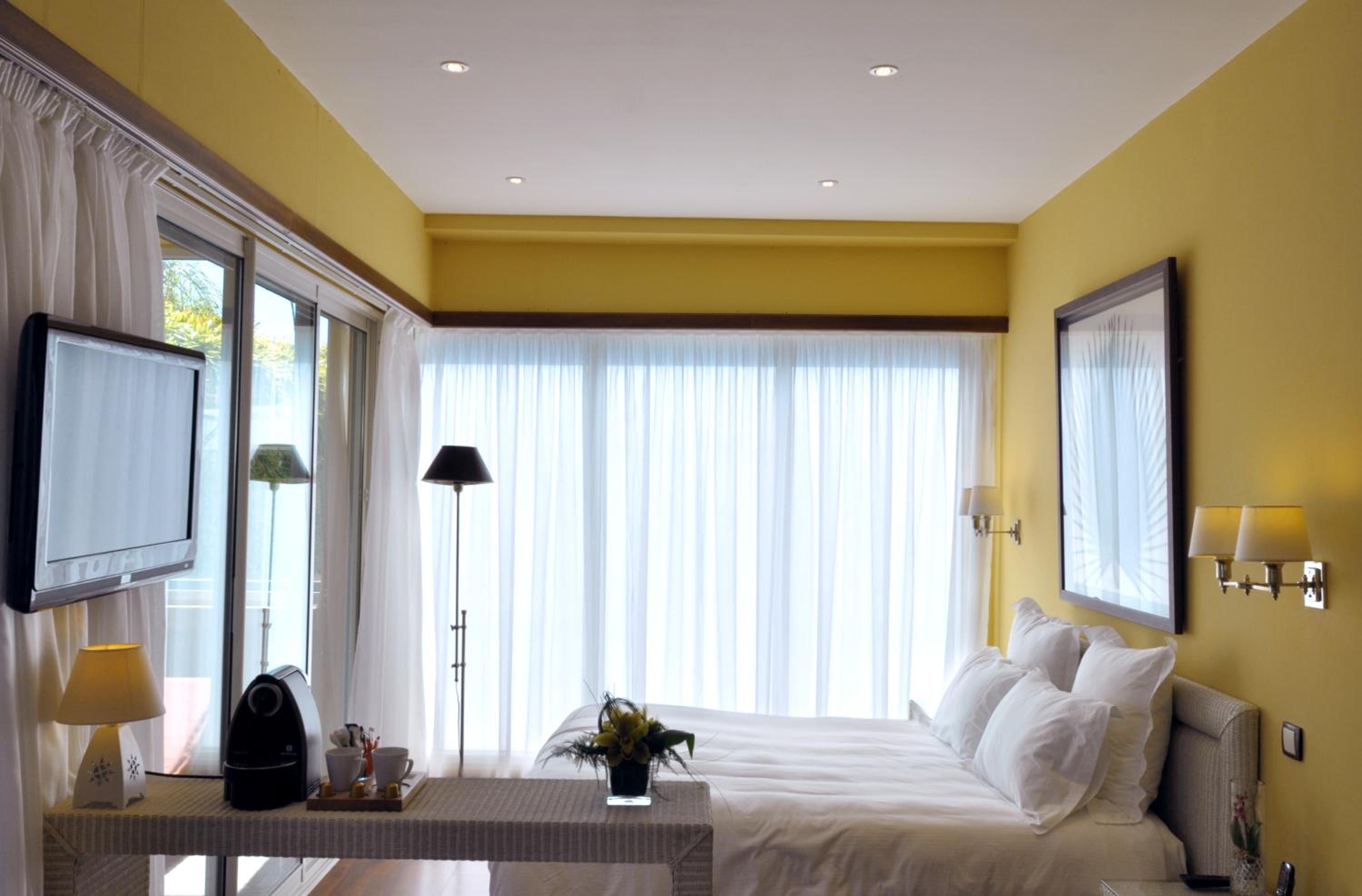 Family Queen Suite with Bunk Beds and Terrace photo 3