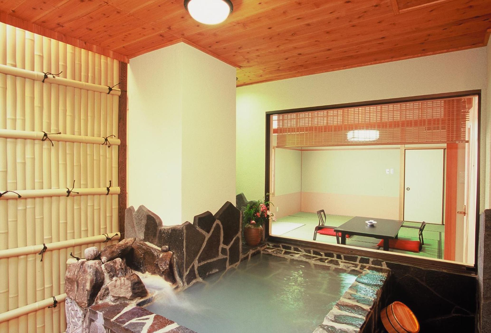 Japanese-Style Room with Open-Air Bath - Photo 4
