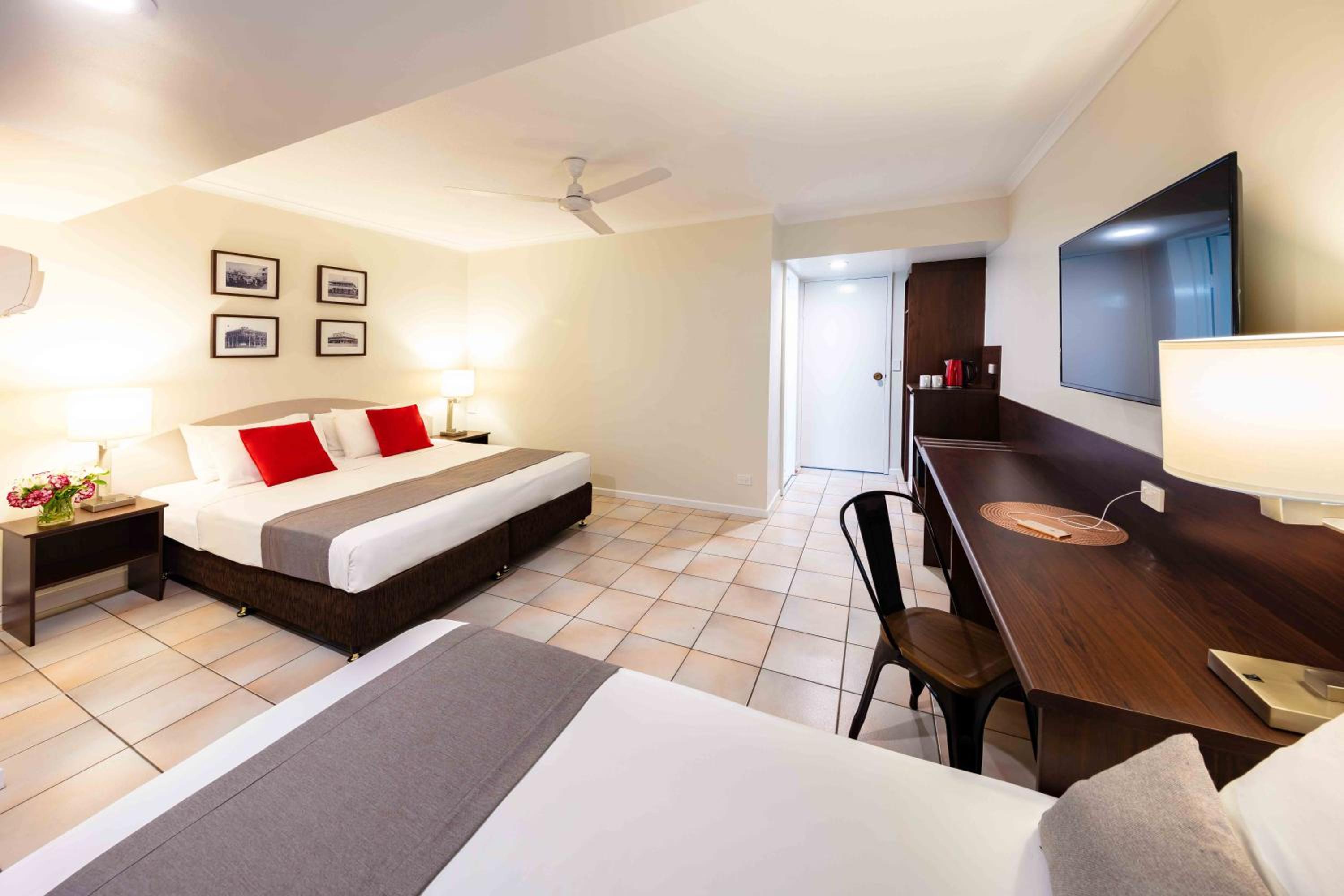 Premium King Room photo 1