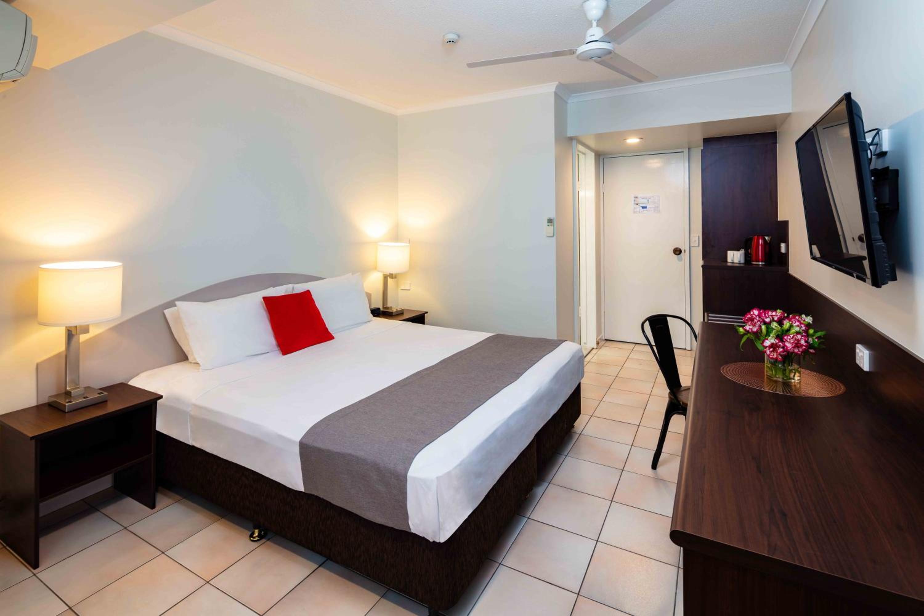 Premium King Room photo 2