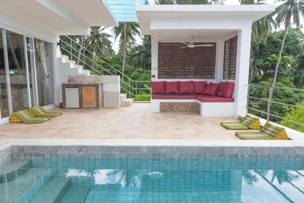Four-Bedroom Villa photo 3