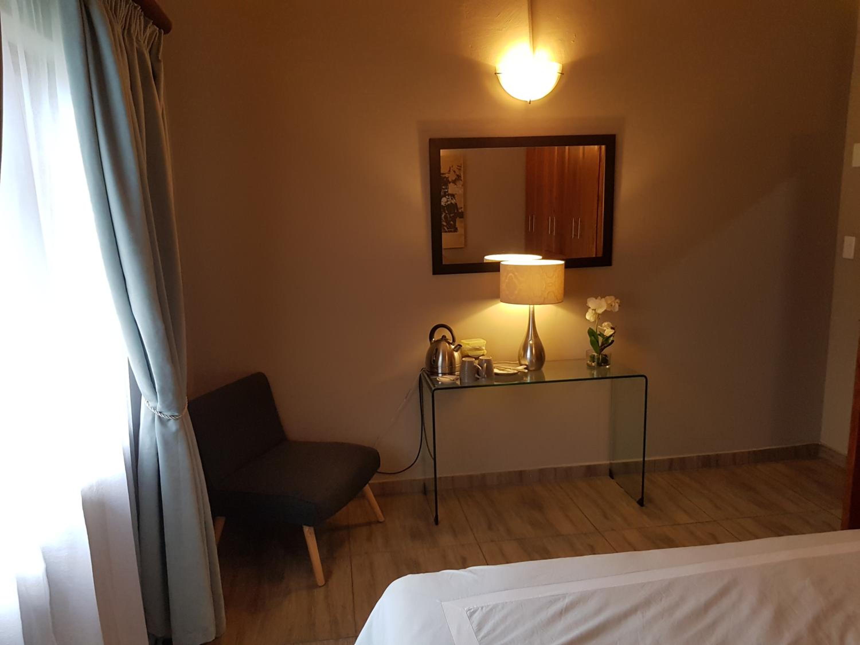 Double Room With Pool View photo 3