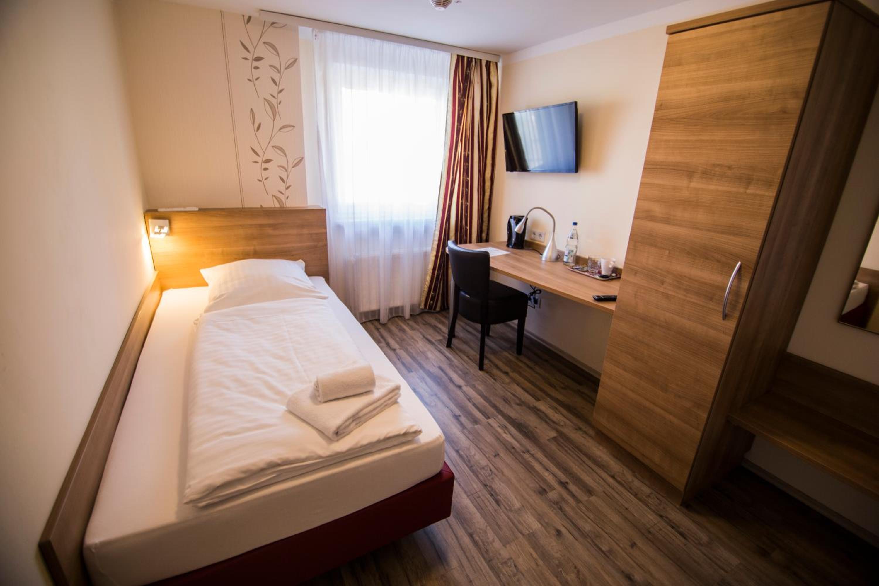Single Room photo 3