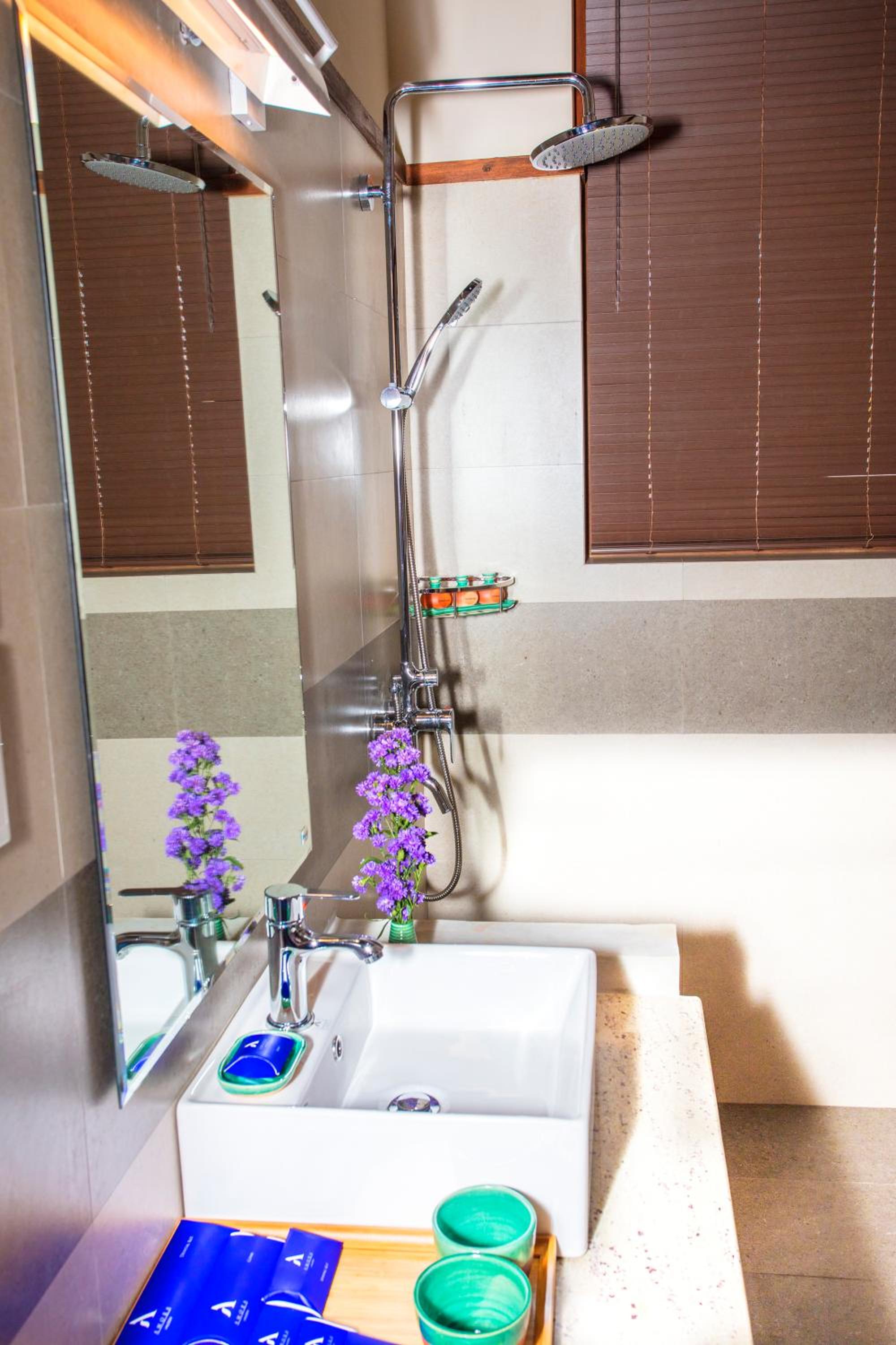Day Use Room (8:00am - 6:00pm Same Day): Standard Double Room (Welcome Drink, 10% off on F&B & Use of the Swimming Pool) photo 3