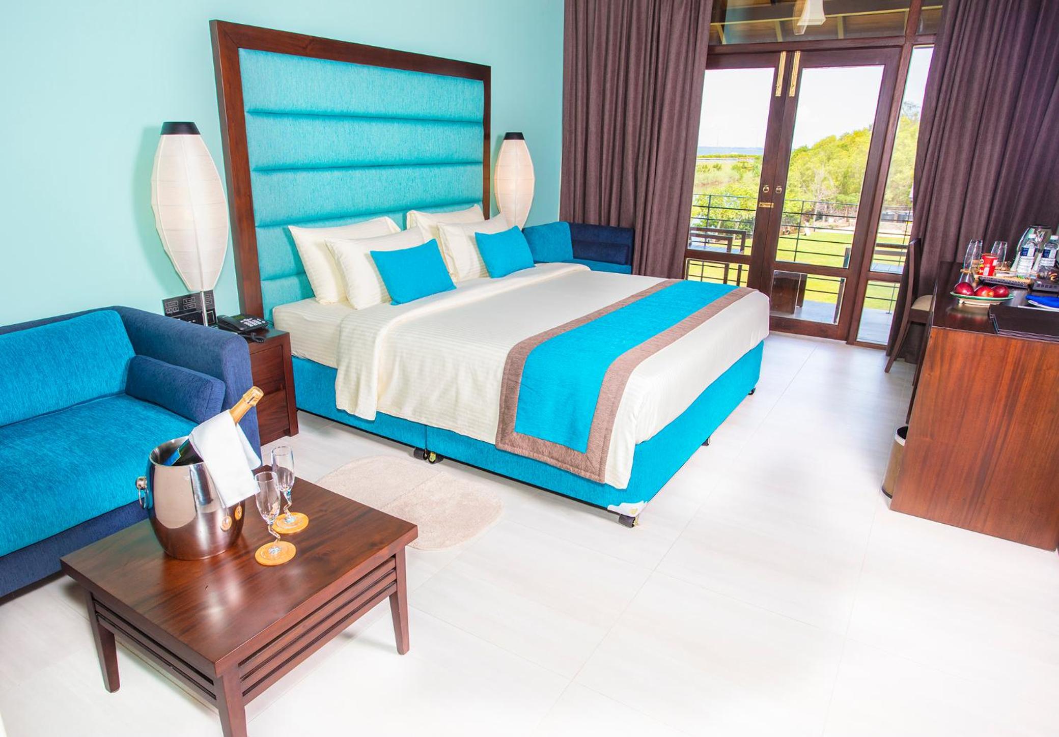 Deluxe Double or Twin Room (10% off on Room Service Menu and Early Check-in after 10am or Late Check-out till 3pm on Availability Basis) photo 2