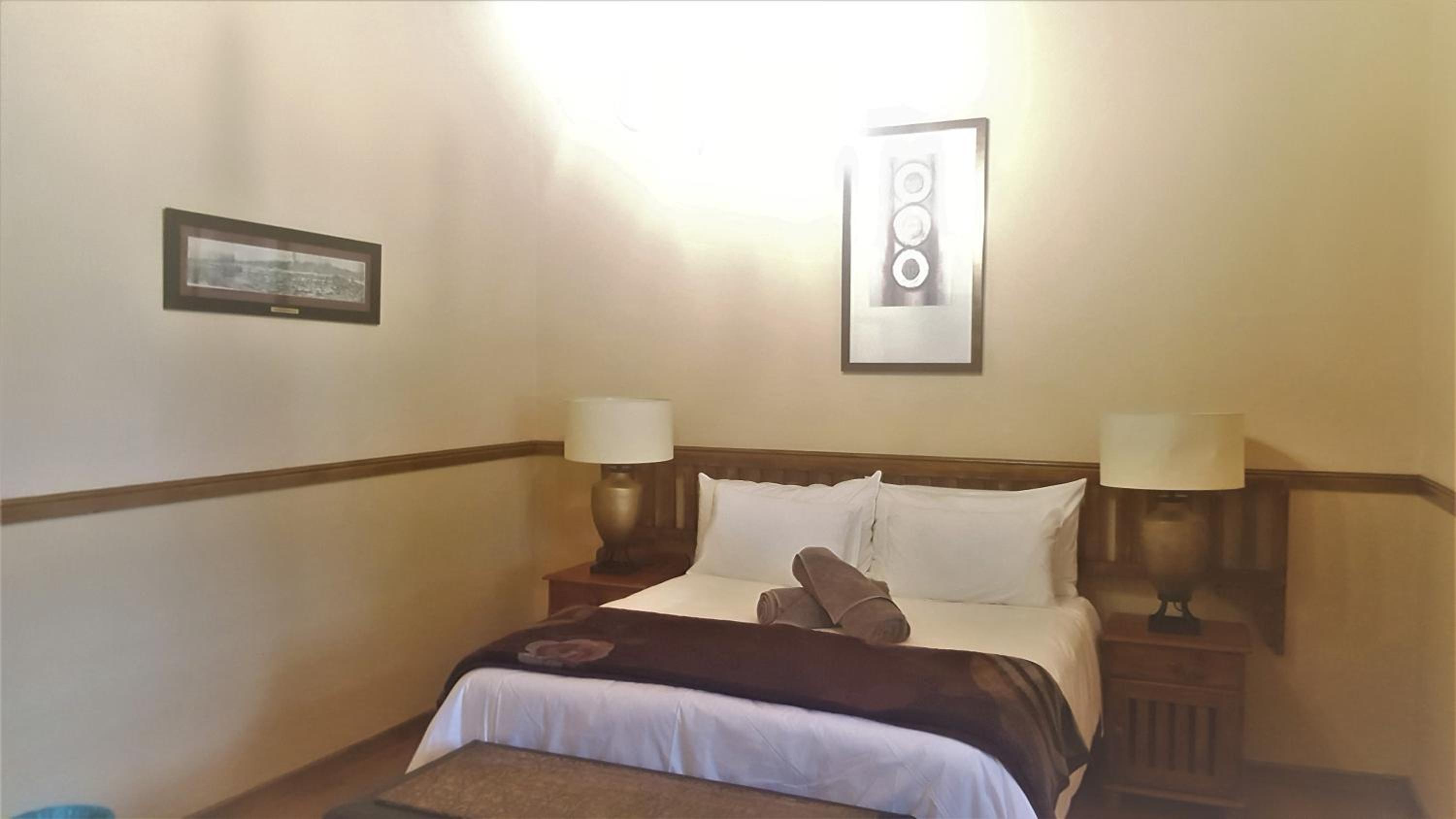 Deluxe Queen Suite photo 1