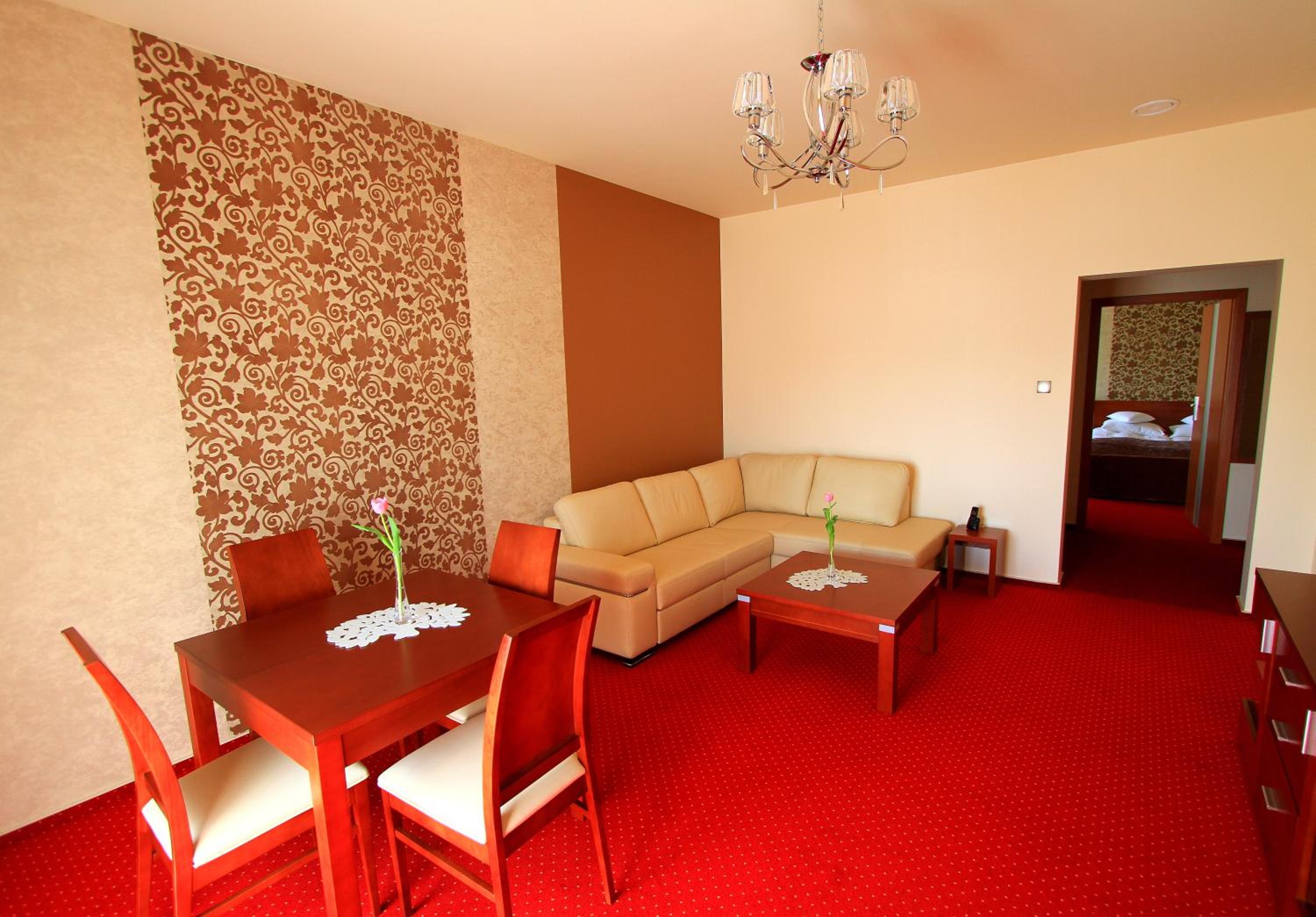 Apartment with Spa Bath - Photo 3