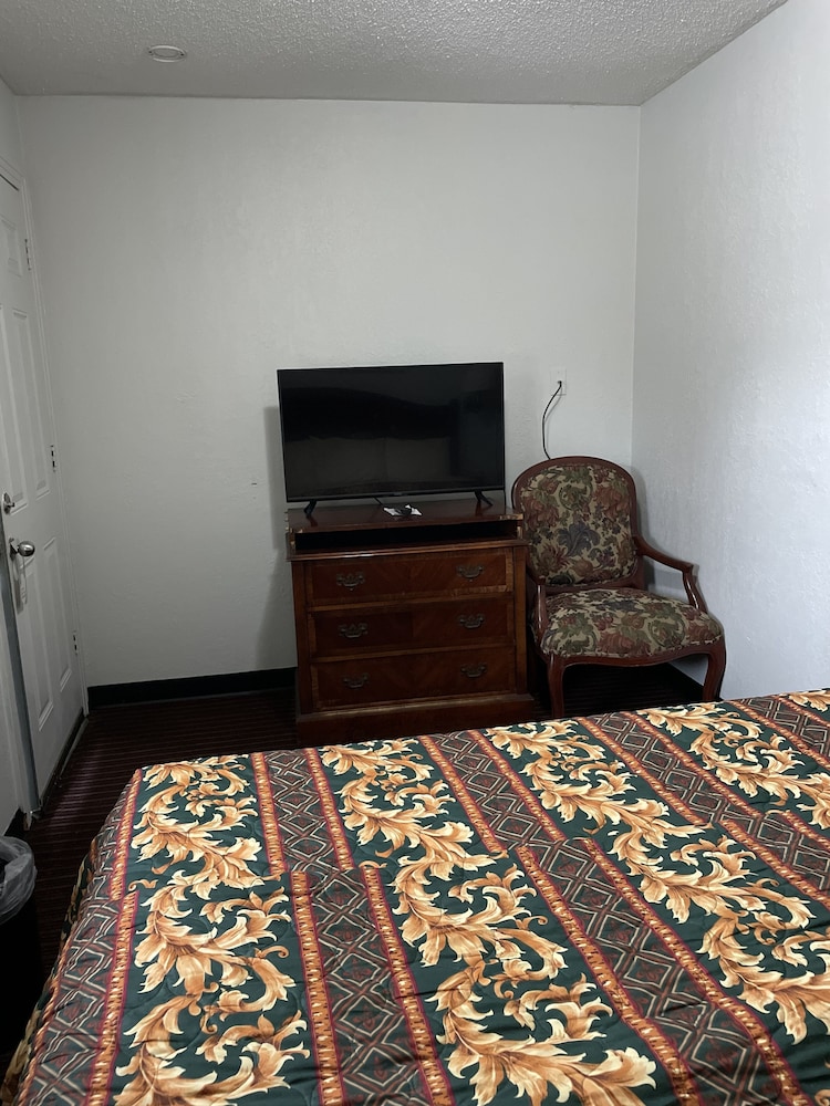 Standard Room, 1 King Bed photo 1