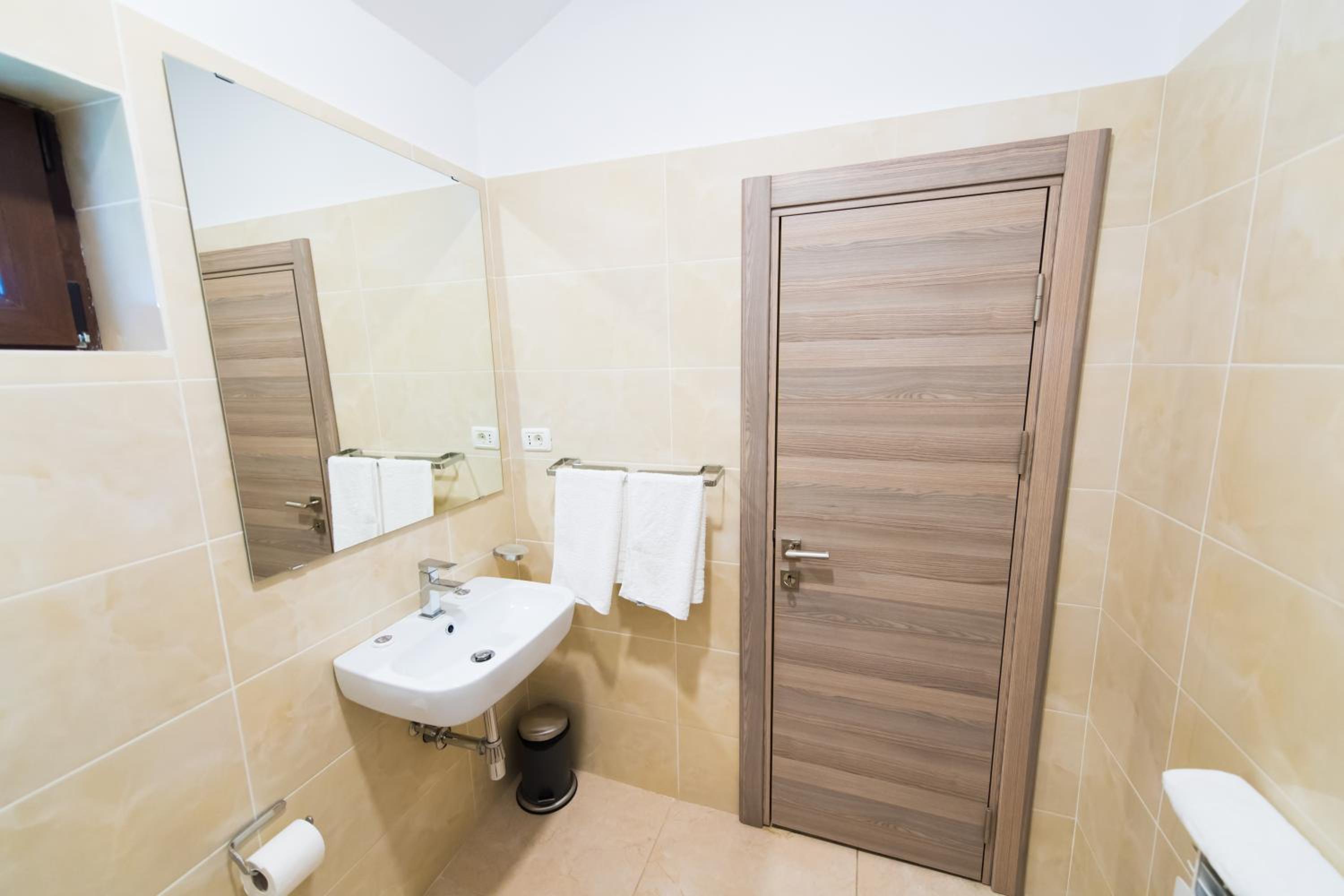 Double or Twin Room photo 2
